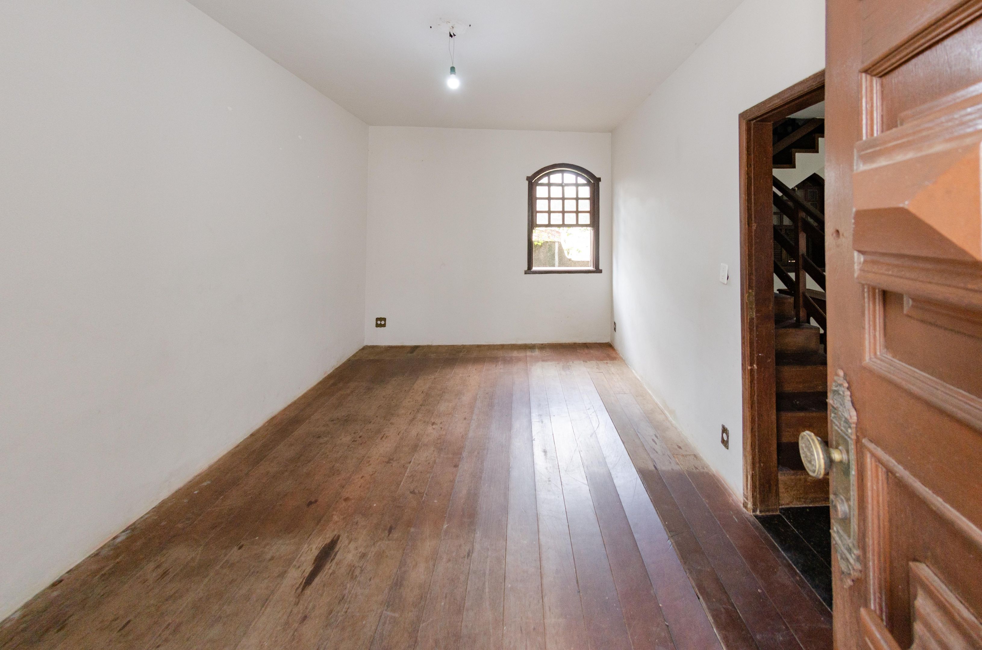Casa com 4 quartos — Ventosa, Belo Horizonte