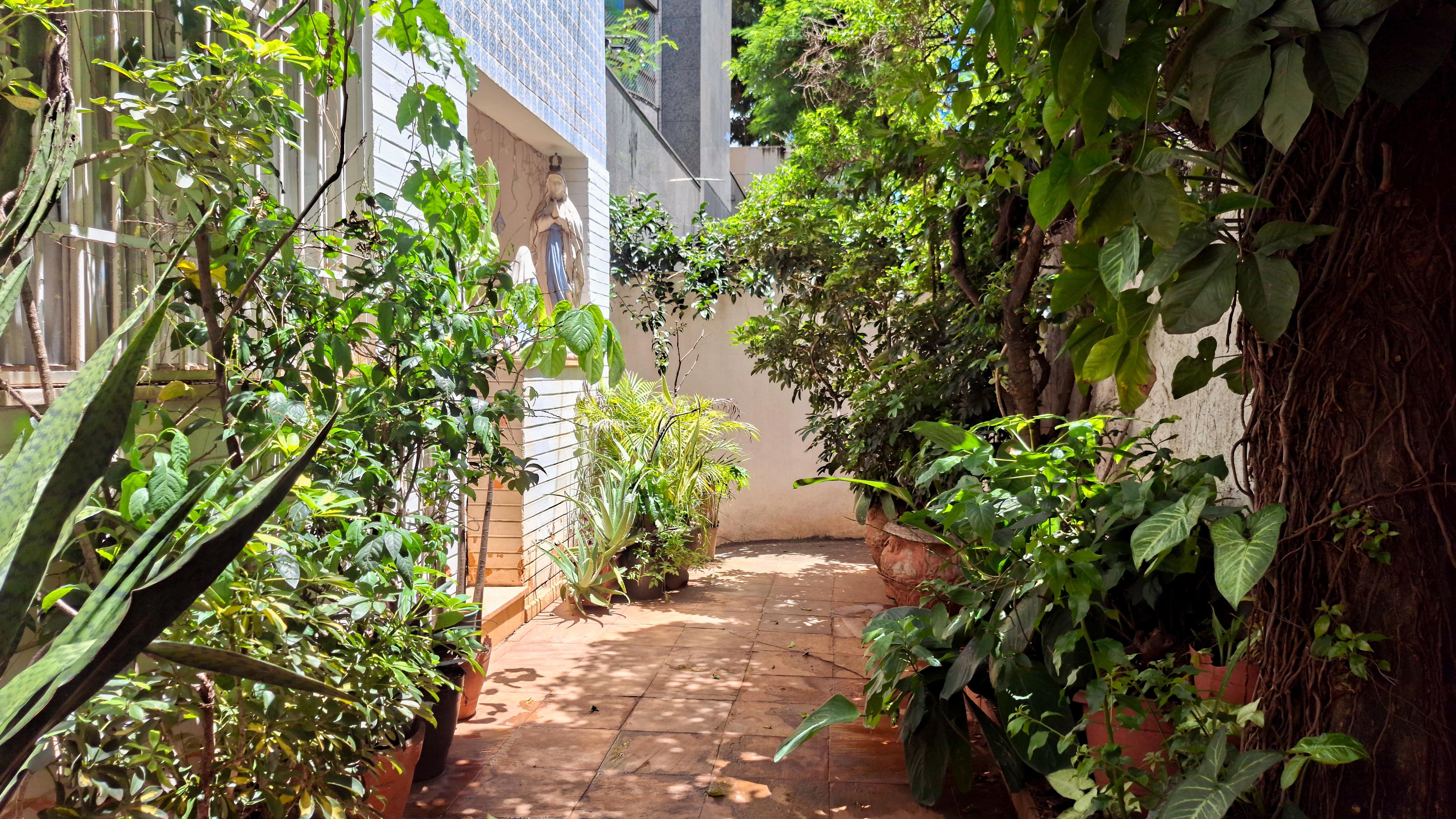 Casa com 6 quartos — Funcionários, Belo Horizonte