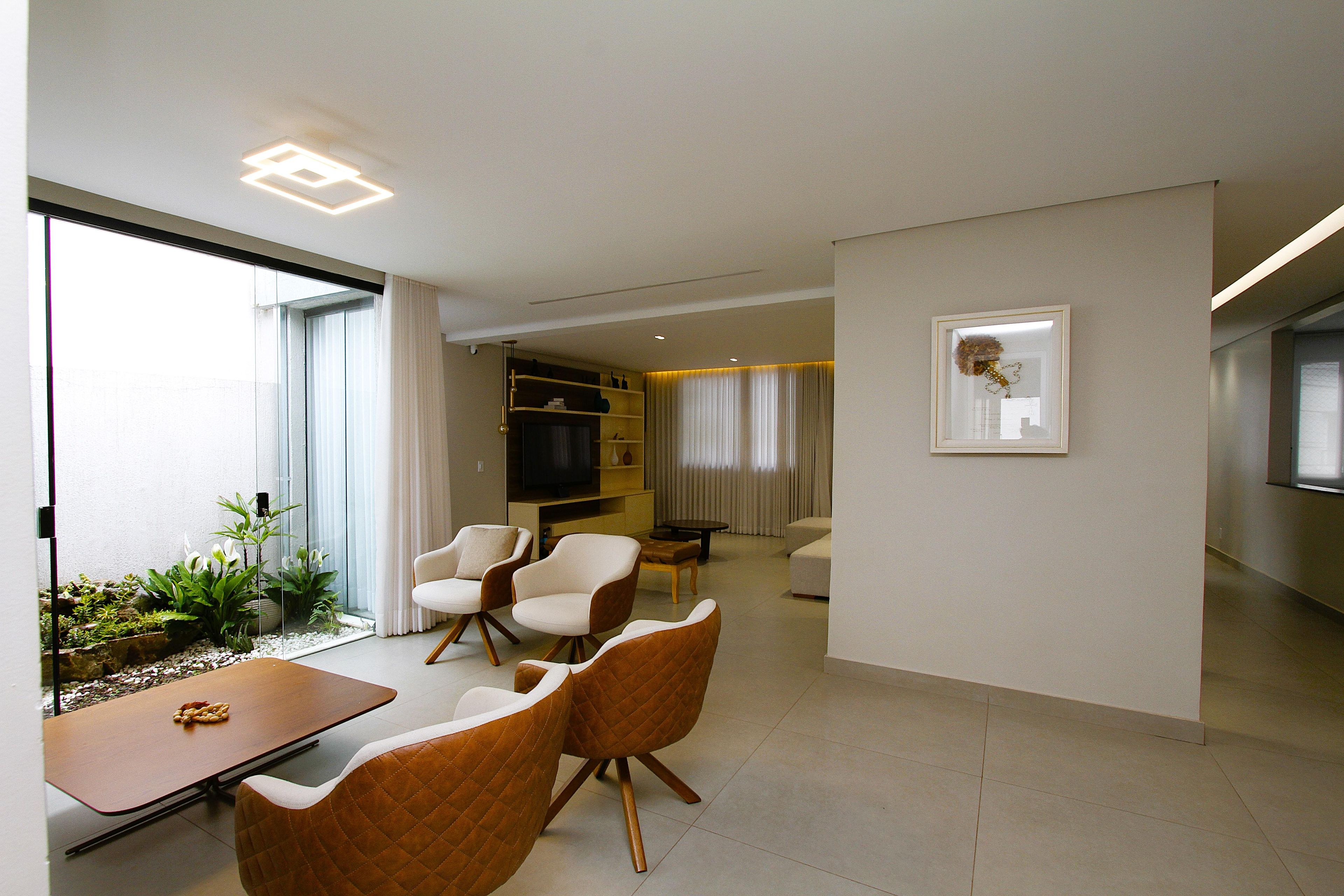 Casa com 4 quartos — Santa Lúcia, Belo Horizonte