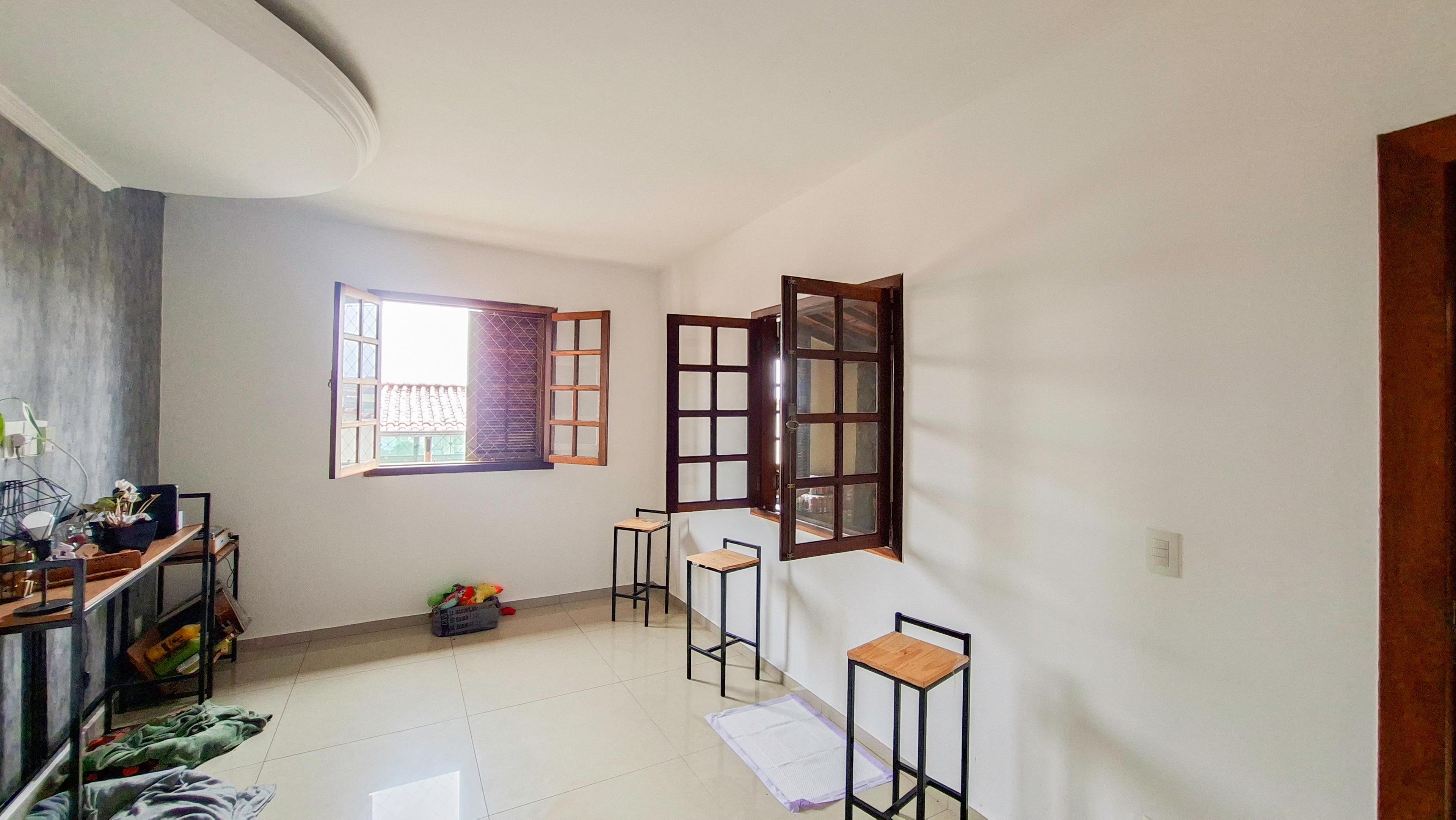 Casa com 3 quartos — Santa Efigênia, Belo Horizonte