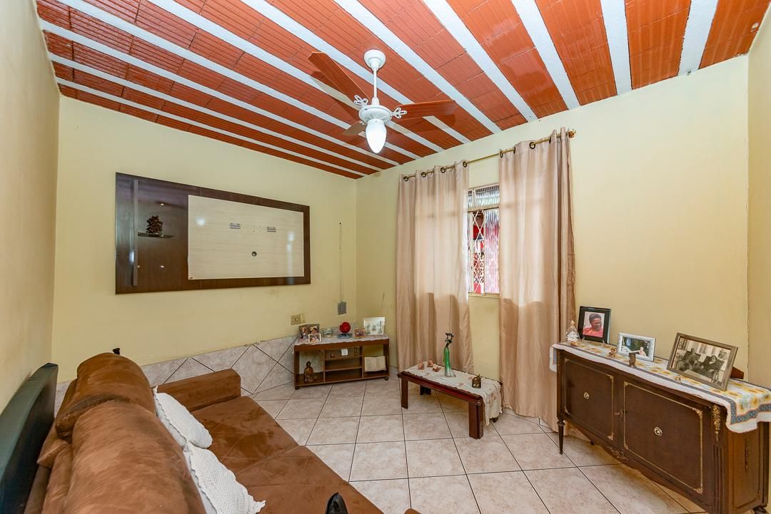 Casa com 4 quartos — Nova Gameleira, Belo Horizonte
