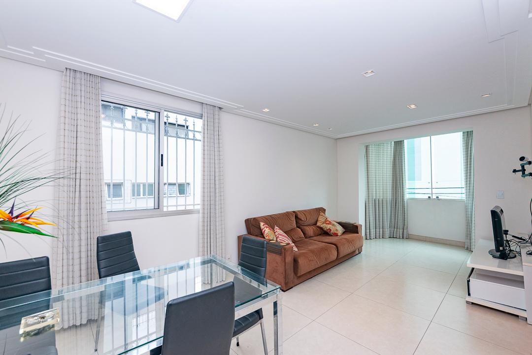 Apartamento com 3 quartos — Nova Granada, Belo Horizonte