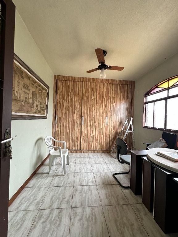 Casa com 3 quartos — Jardim Guanabara, Belo Horizonte