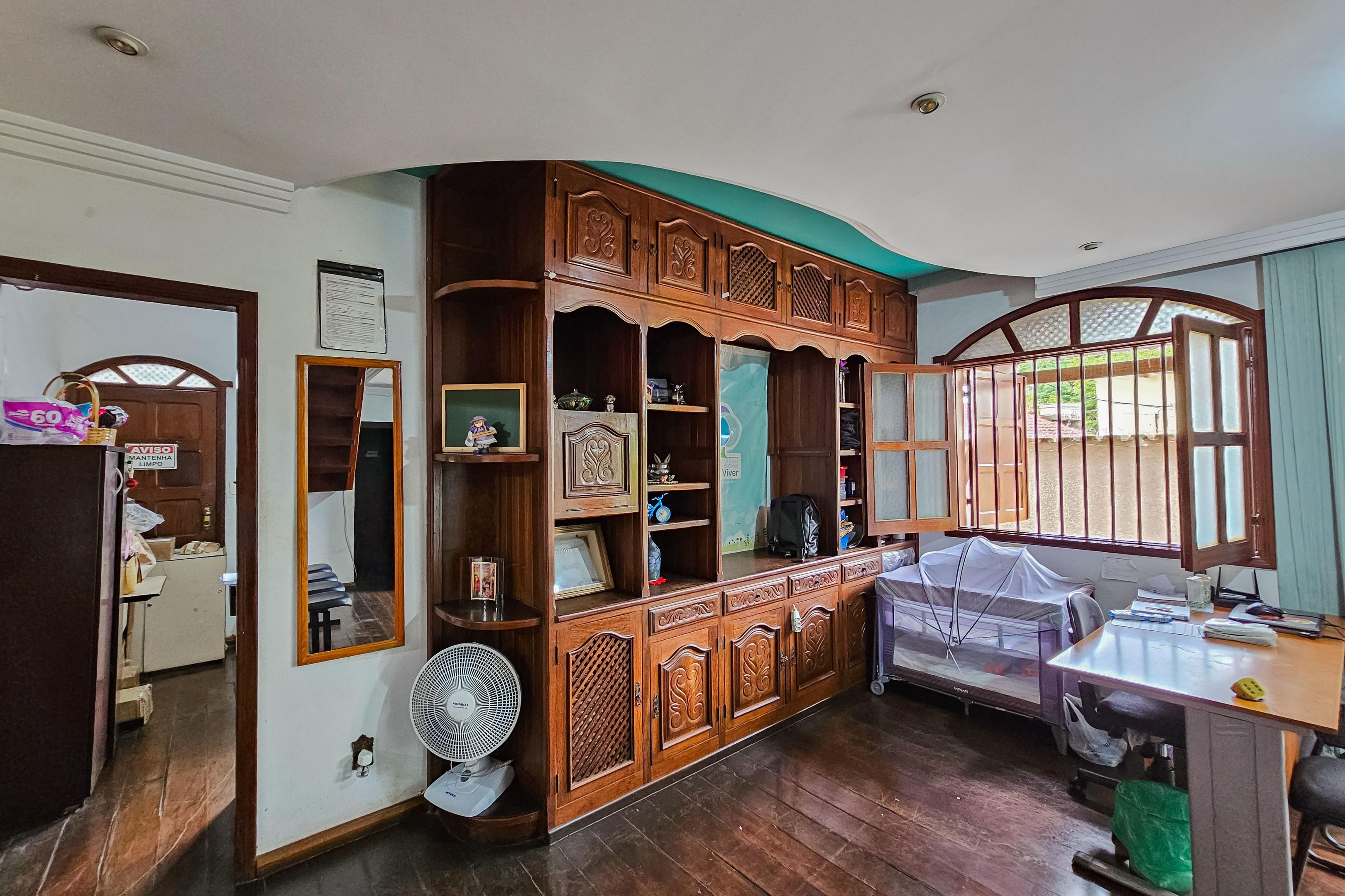 Casa com 4 quartos — Planalto, Belo Horizonte