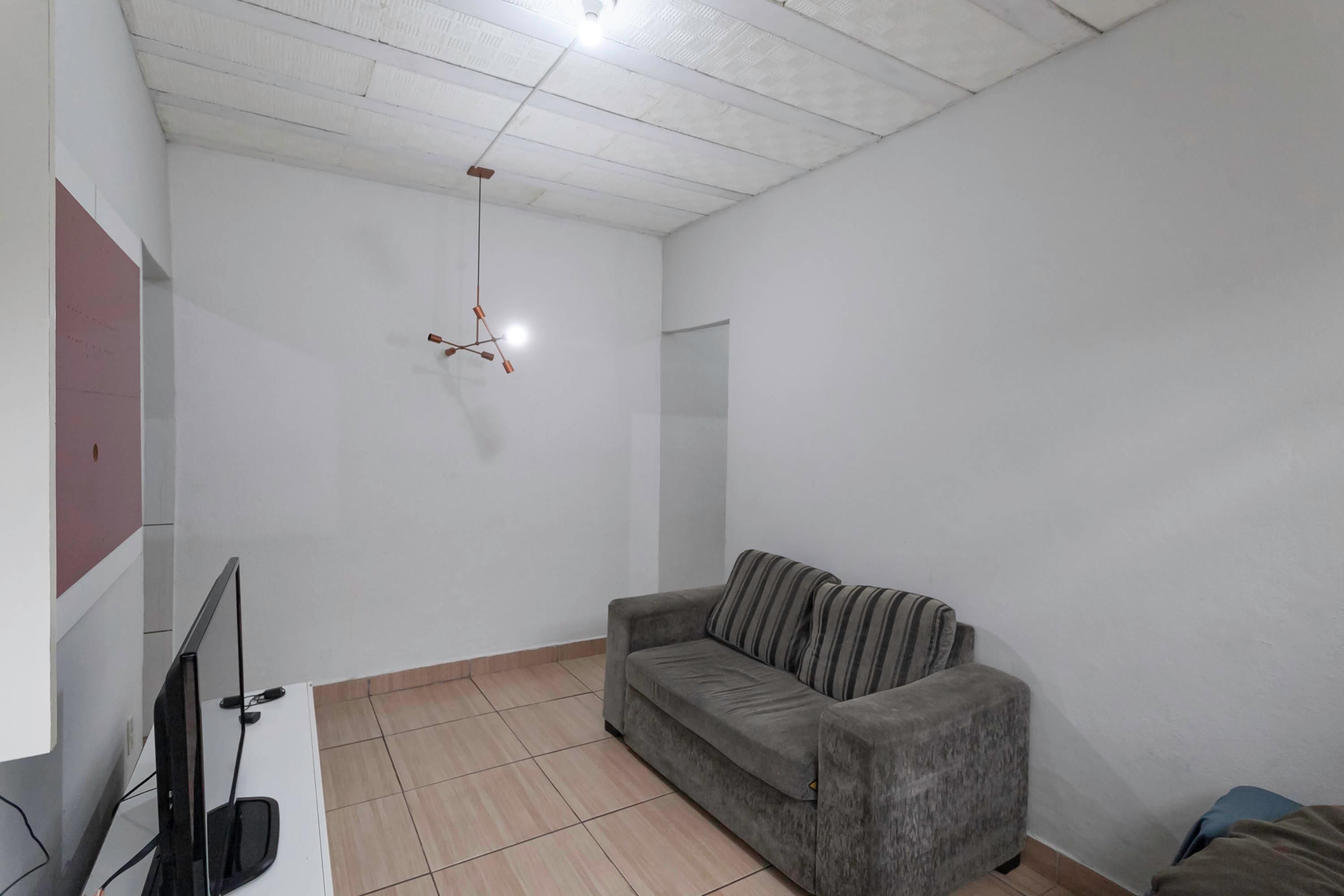 Casa com 2 quartos — Glória, Belo Horizonte
