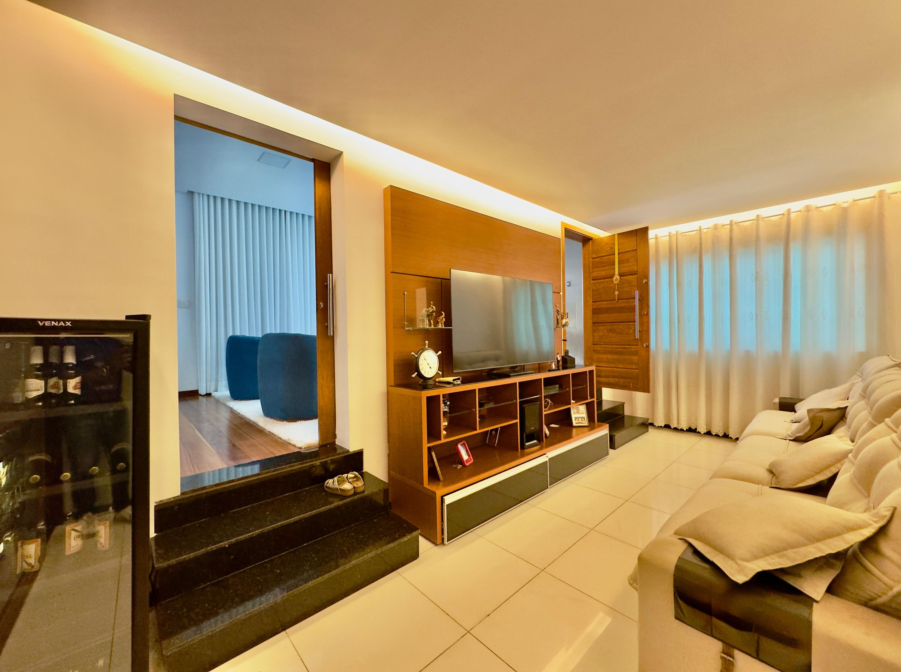 Casa com 5 quartos — Planalto, Belo Horizonte