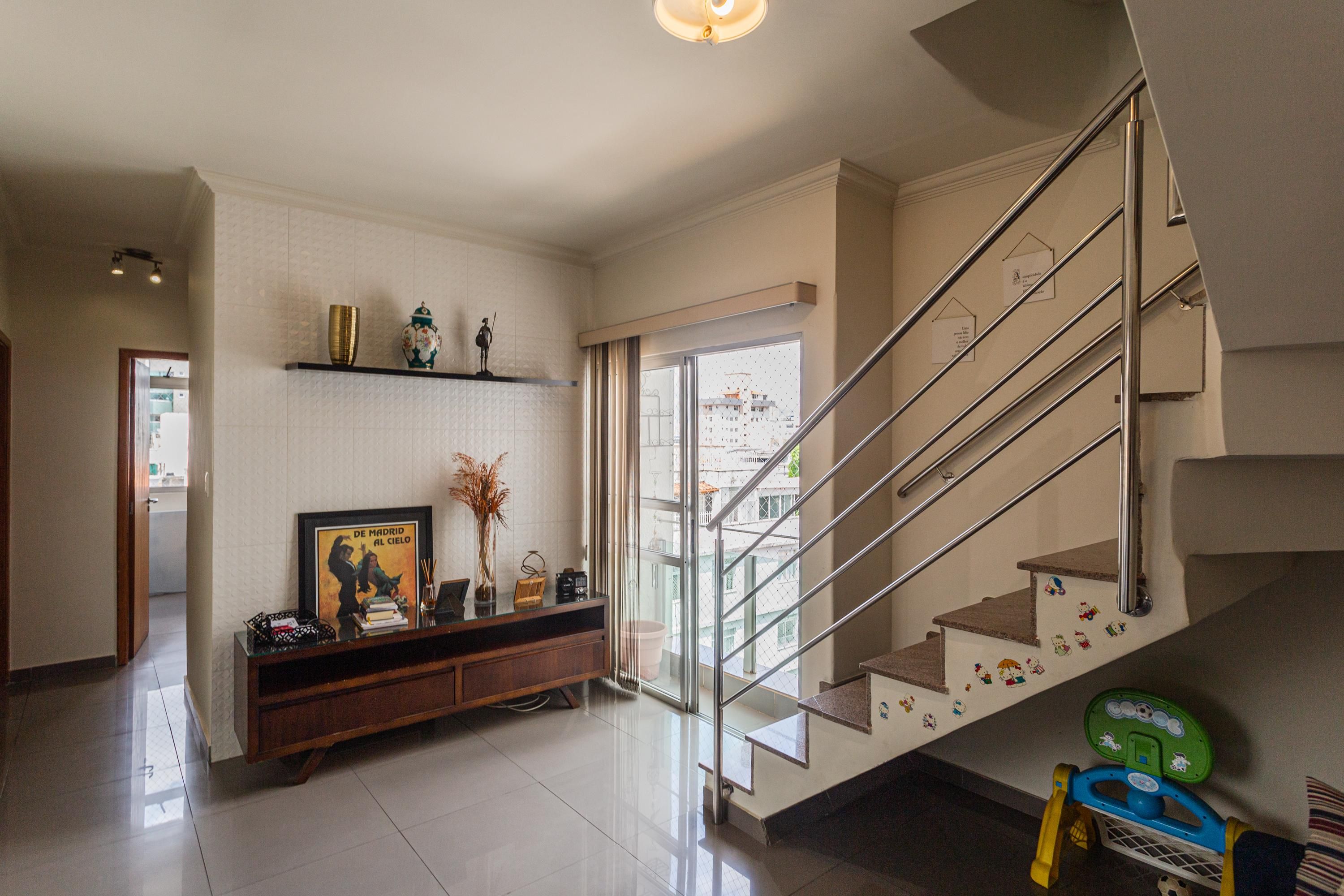 Apartamento com 3 quartos — Sagrada Família, Belo Horizonte