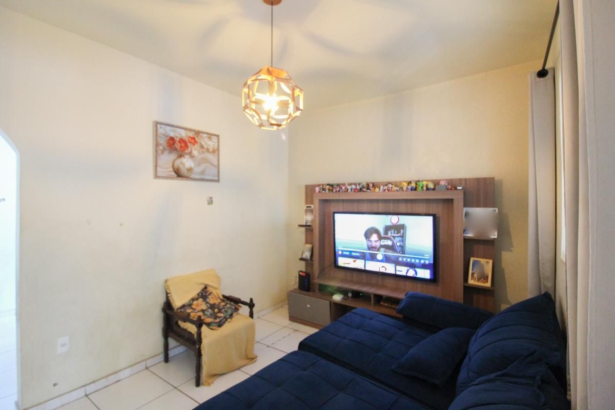 Casa com 3 quartos — Santa Terezinha, Belo Horizonte