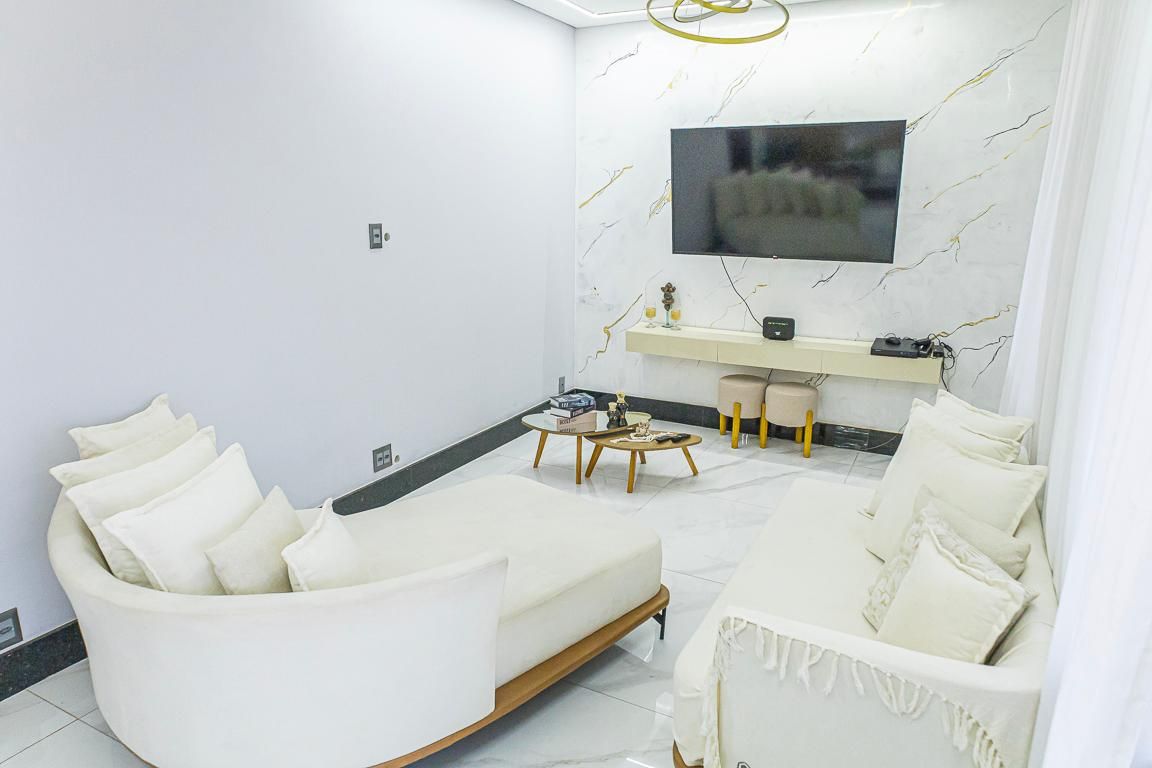 Casa com 4 quartos — Floramar, Belo Horizonte