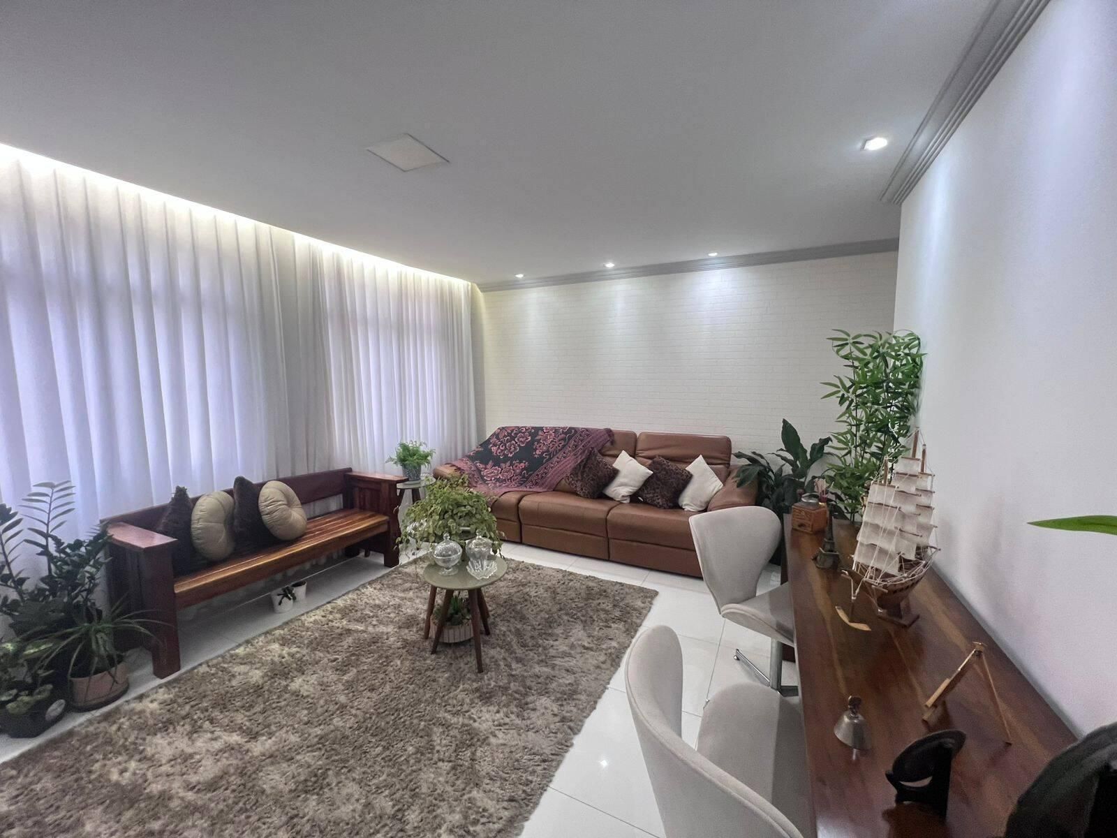 Apartamento com 3 quartos — Sagrada Família, Belo Horizonte