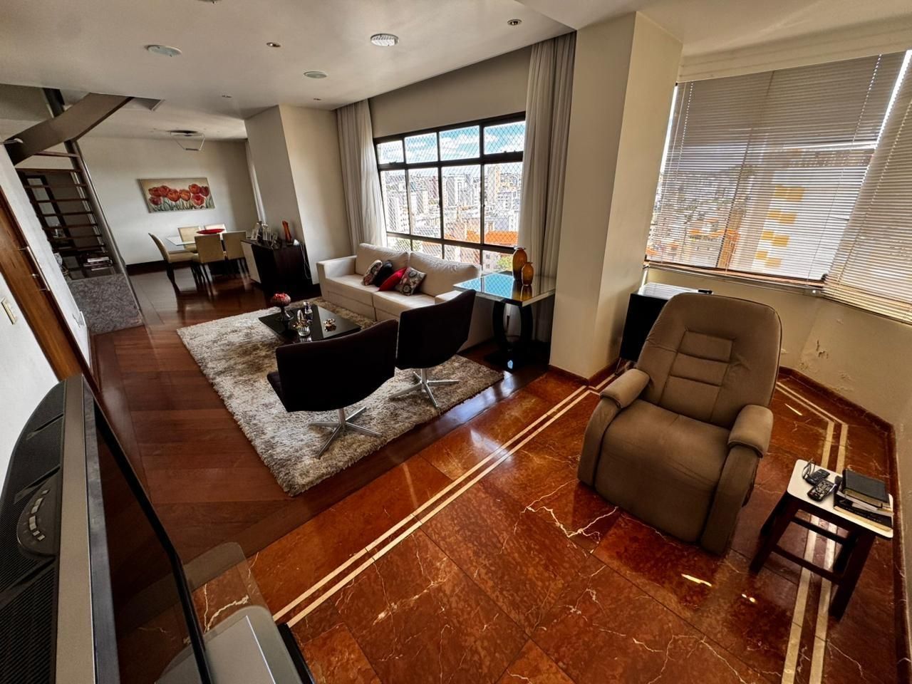 Apartamento com 4 quartos — Cidade Nova, Belo Horizonte