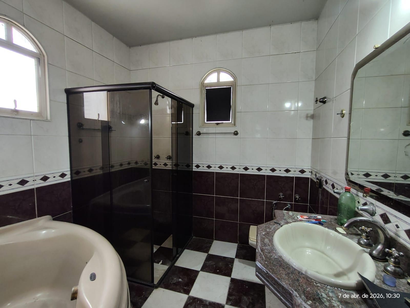 Casa com 4 quartos — Santa Terezinha, Belo Horizonte
