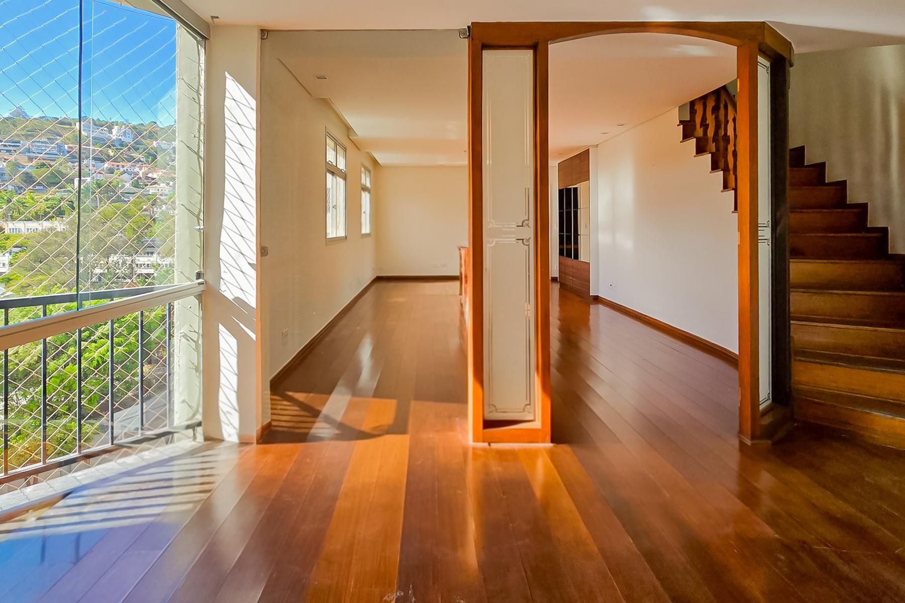 Apartamento com 5 quartos — Serra, Belo Horizonte