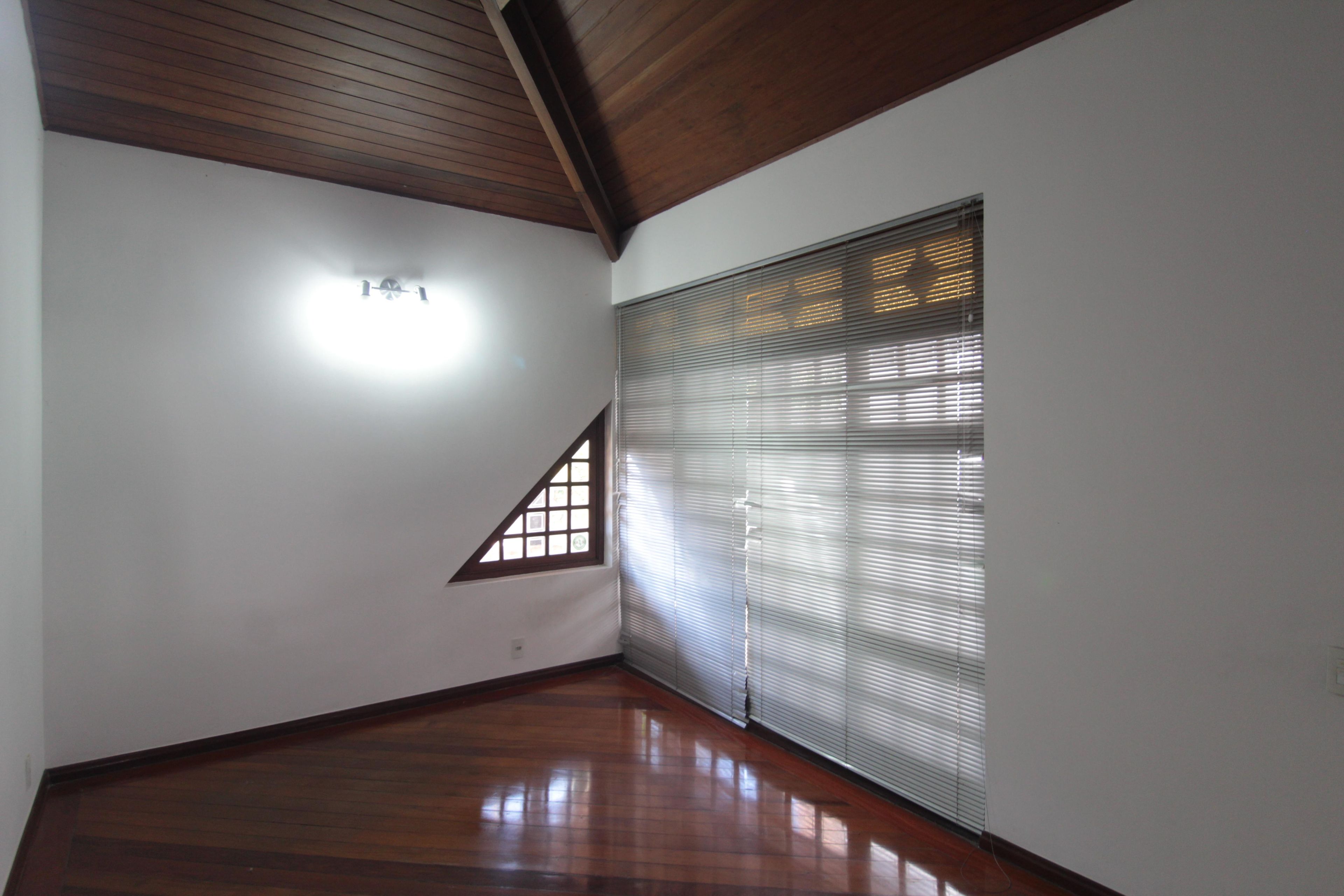 Casa com 5 quartos — Ouro Preto, Belo Horizonte