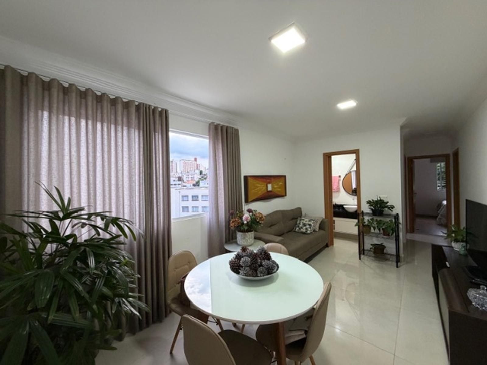 Apartamento com 3 quartos — Sagrada Família, Belo Horizonte