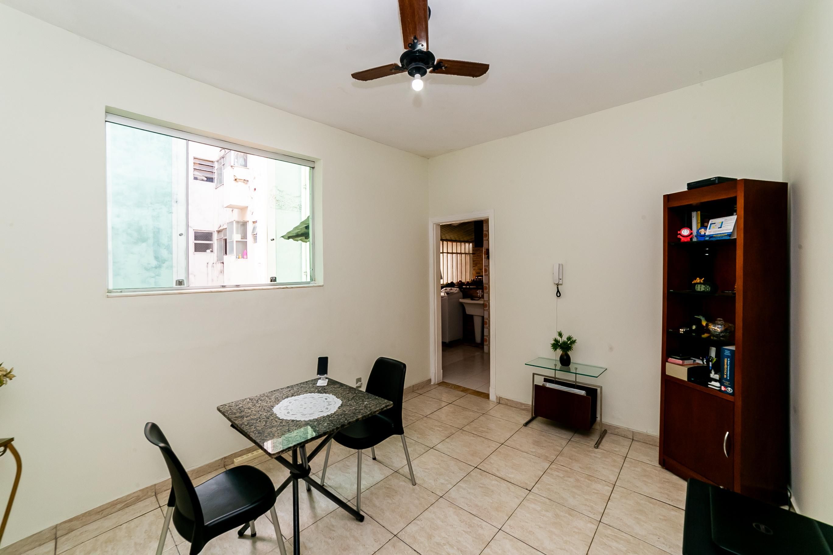Apartamento com 2 quartos — Centro, Belo Horizonte