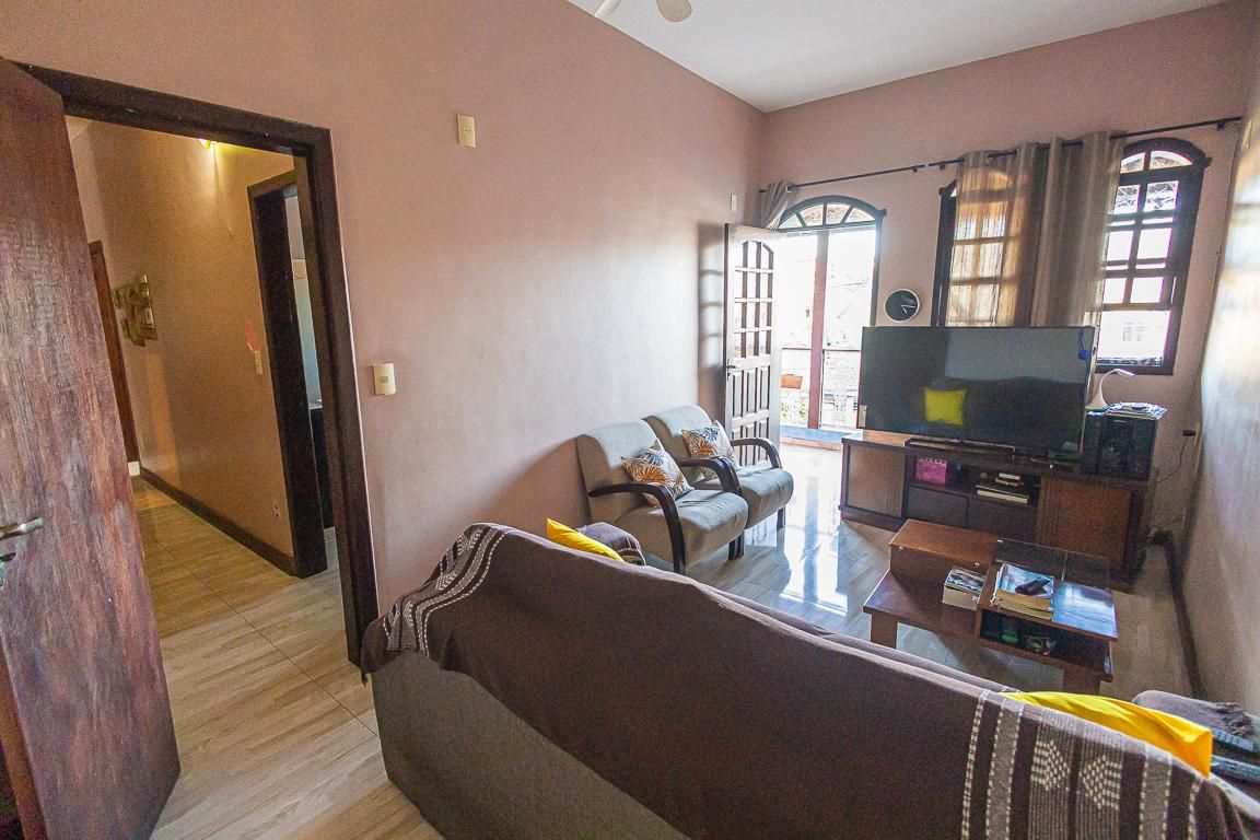 Casa com 4 quartos — Copacabana, Belo Horizonte