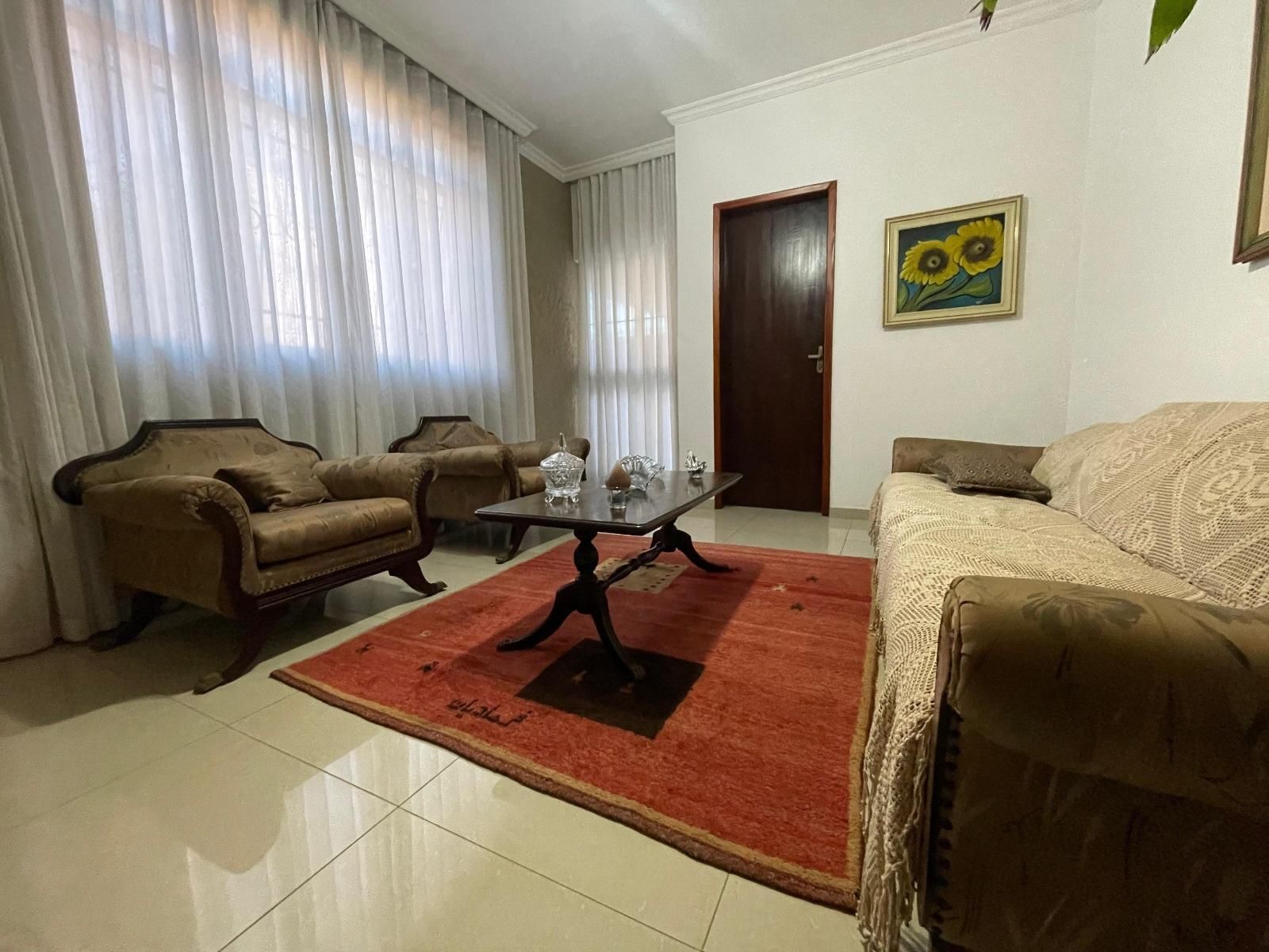 Casa com 3 quartos — Nova Granada, Belo Horizonte