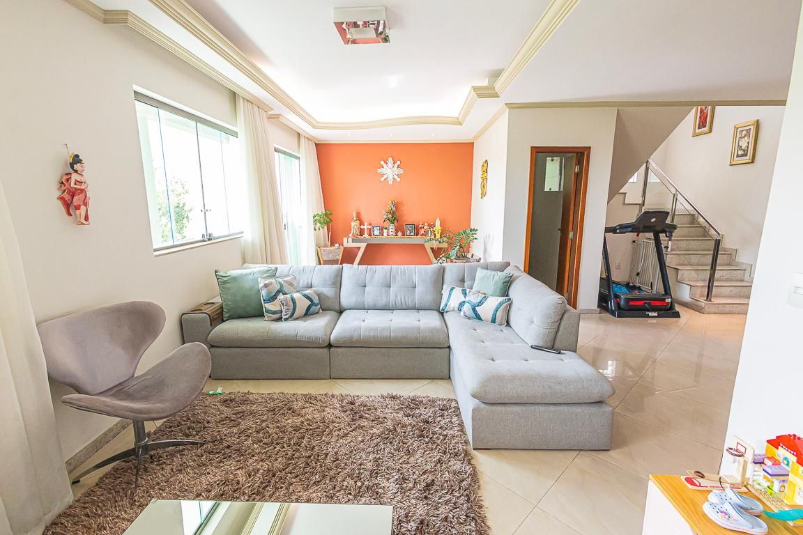 Casa com 3 quartos — Alípio de Melo, Belo Horizonte