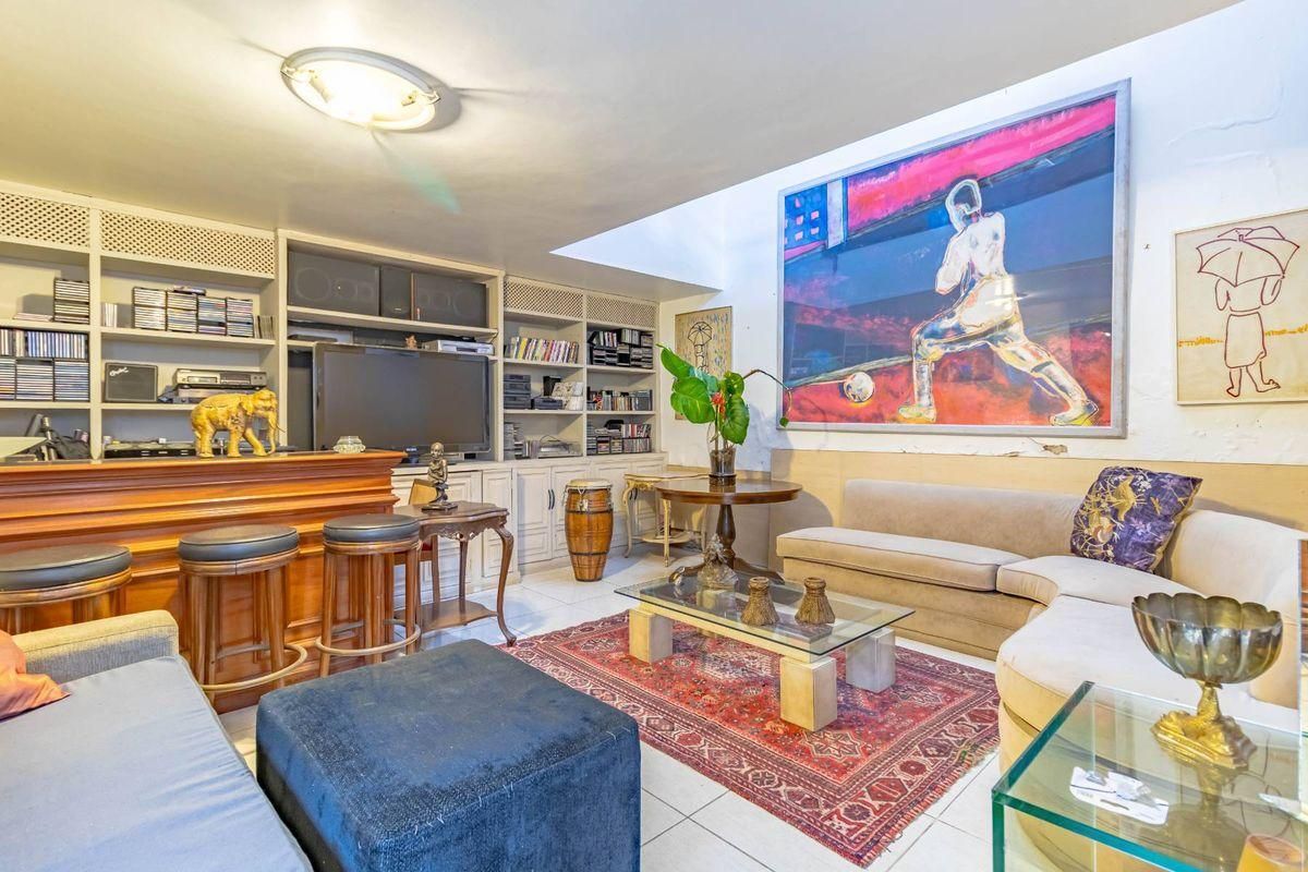 Casa com 4 quartos — Serra, Belo Horizonte