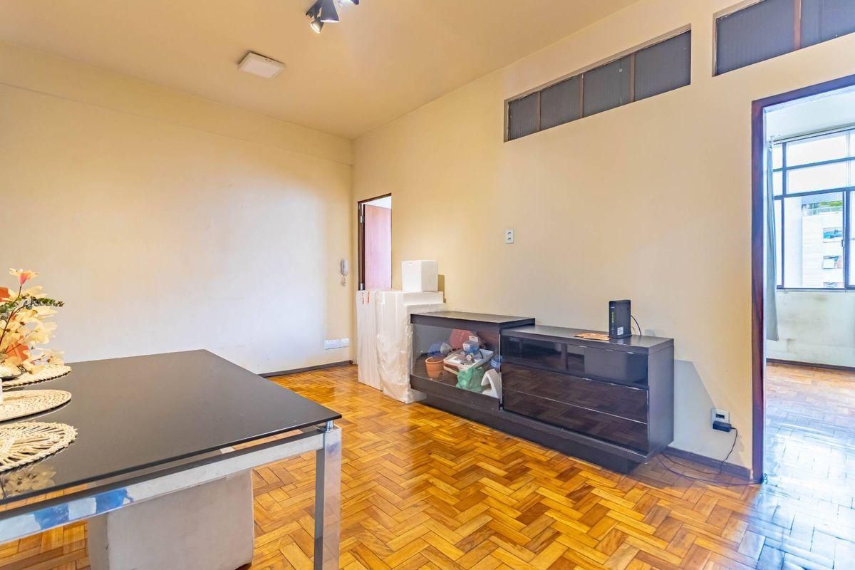 Apartamento com 4 quartos — Barro Preto, Belo Horizonte