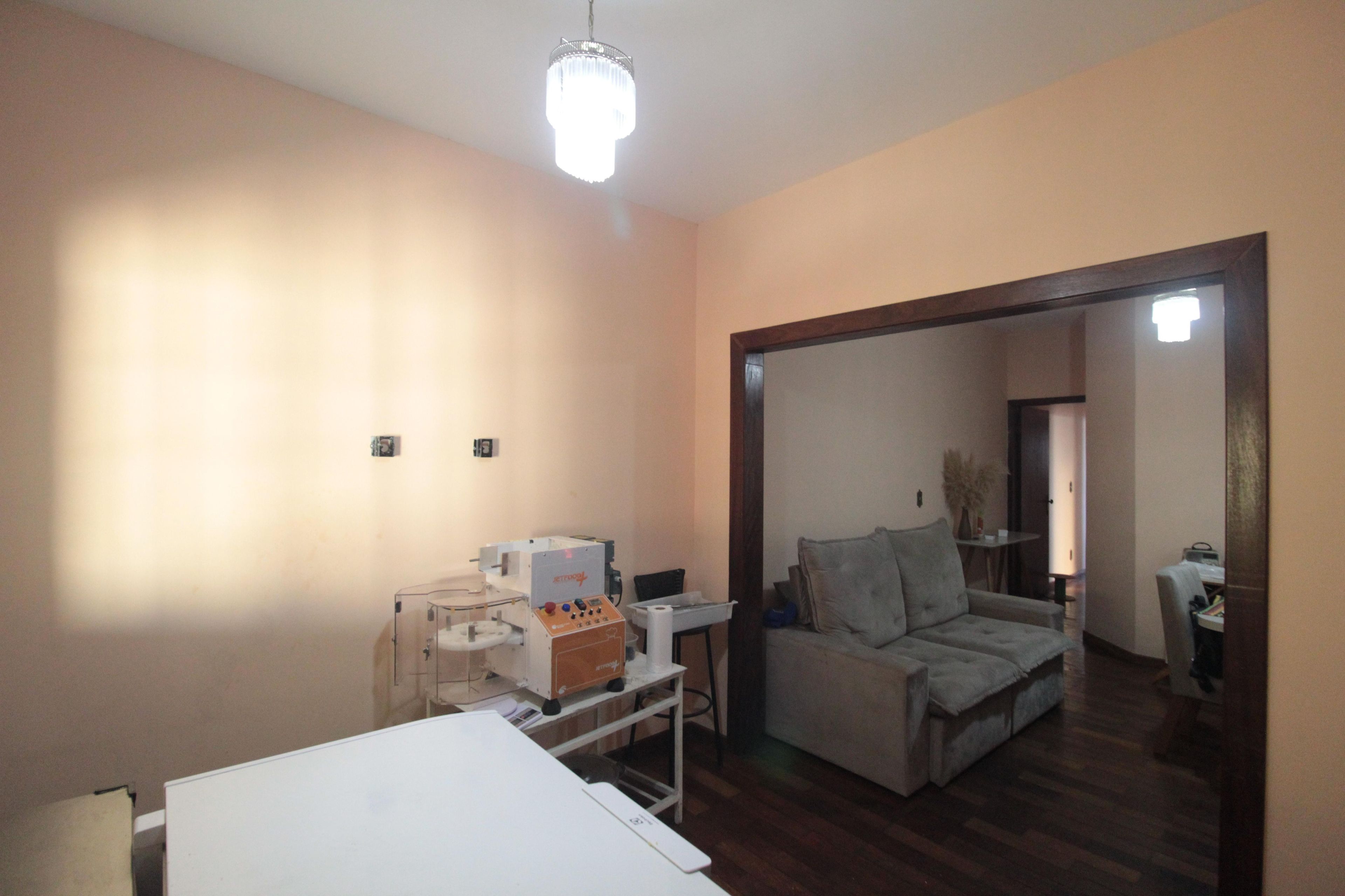 Casa com 3 quartos — São João Batista, Belo Horizonte
