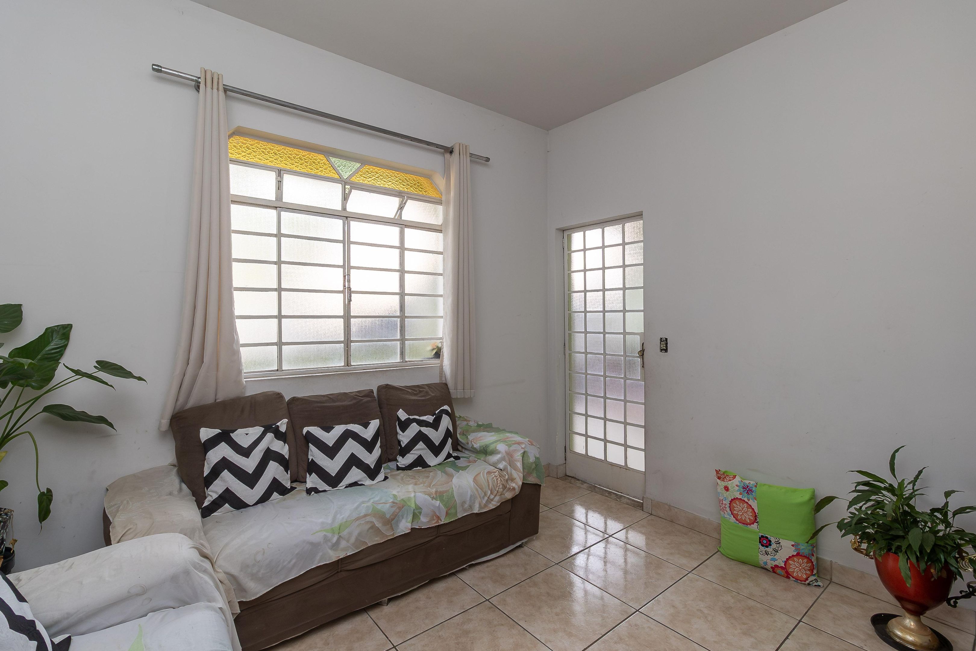 Casa com 3 quartos — Planalto, Belo Horizonte