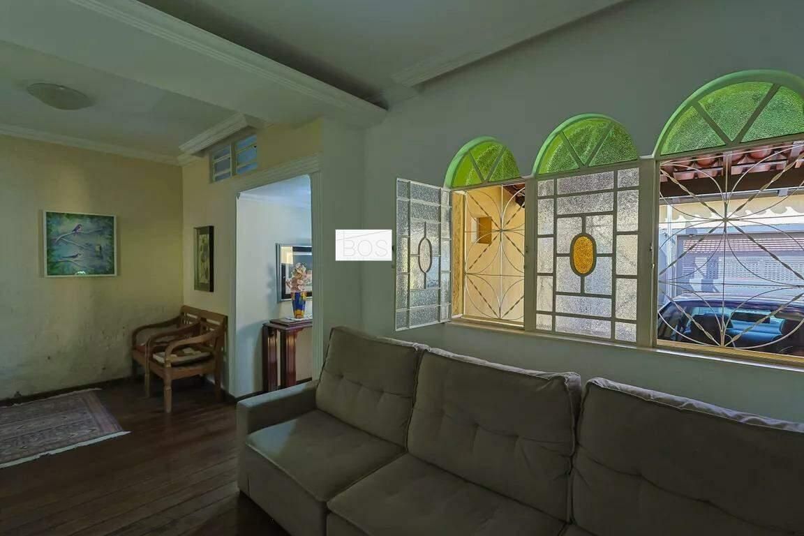 Casa com 4 quartos — Caiçaras, Belo Horizonte