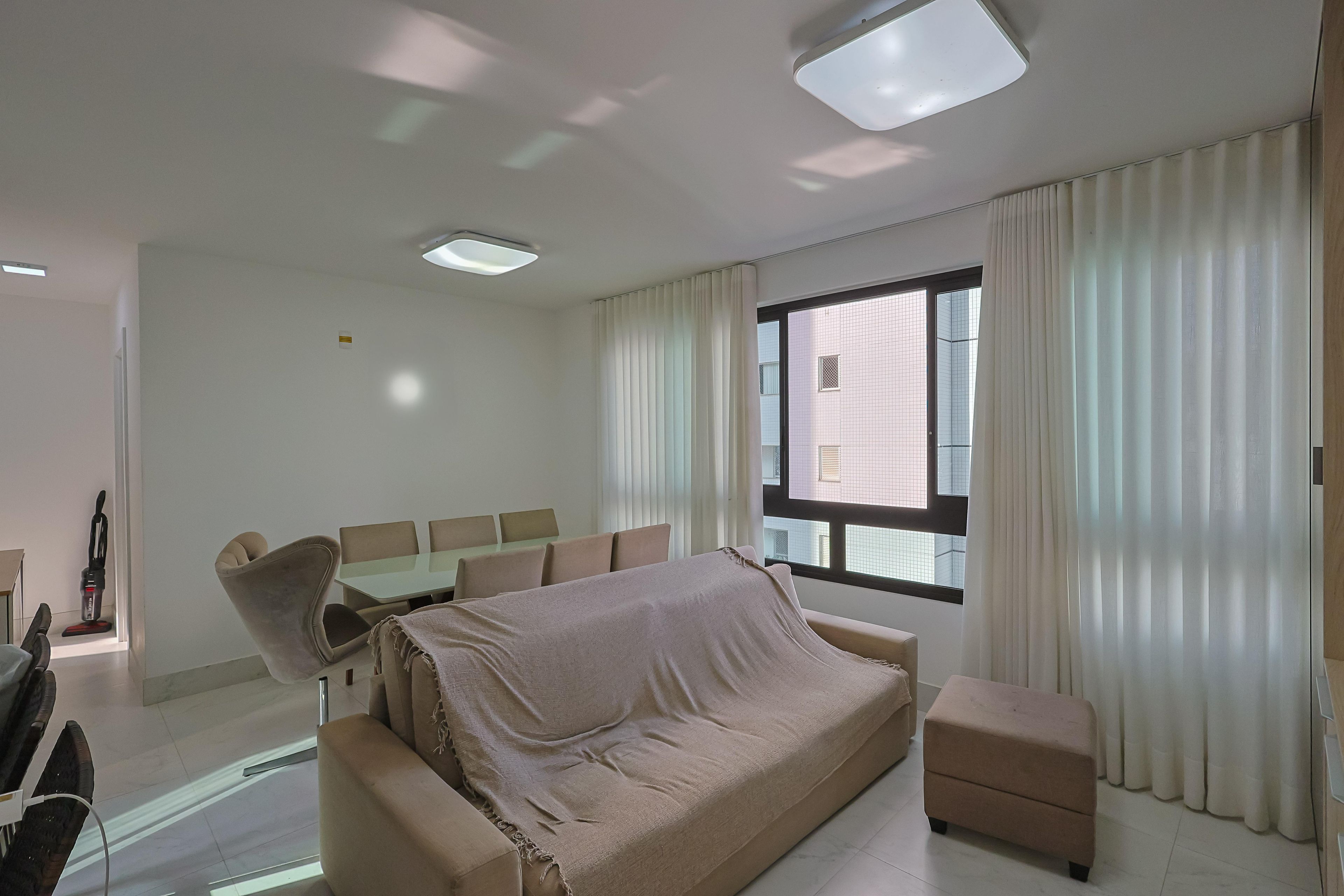 Apartamento com 2 quartos — Funcionários, Belo Horizonte
