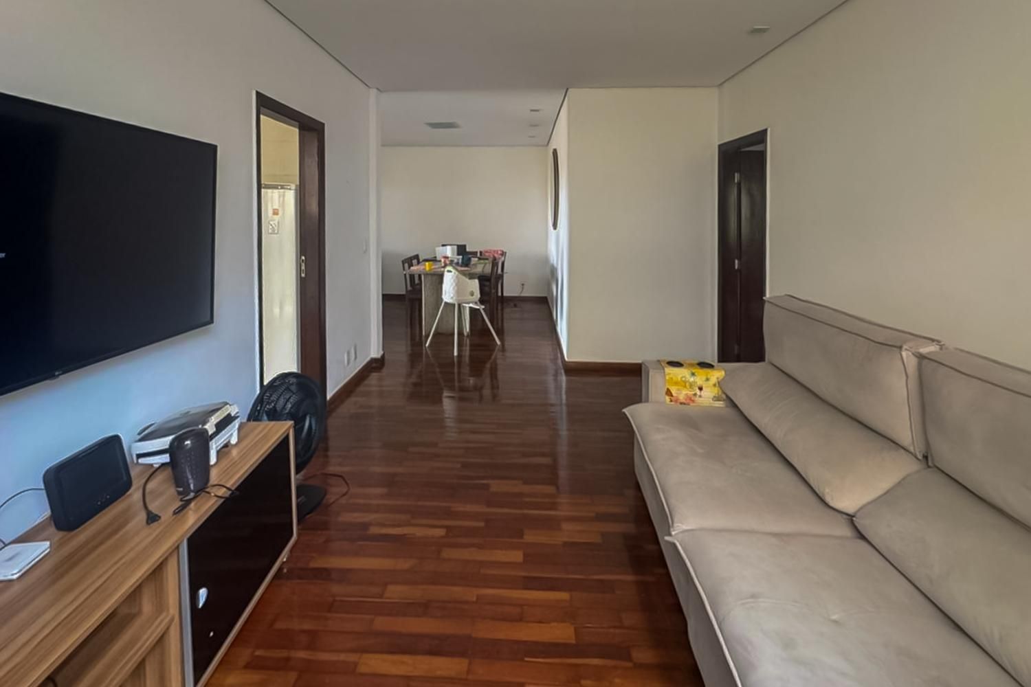 Casa com 5 quartos — Sagrada Família, Belo Horizonte