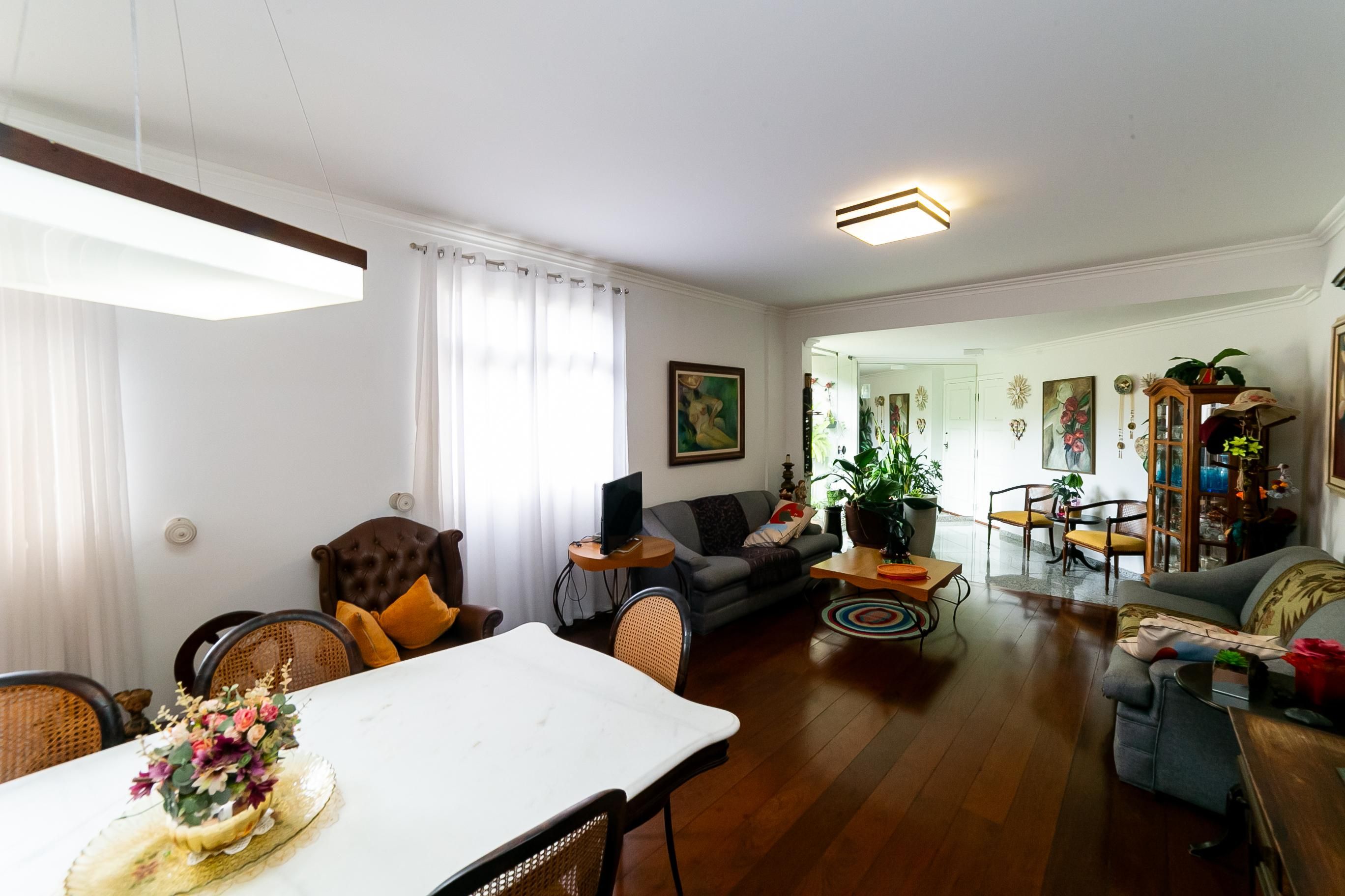 Apartamento com 4 quartos — Serra, Belo Horizonte