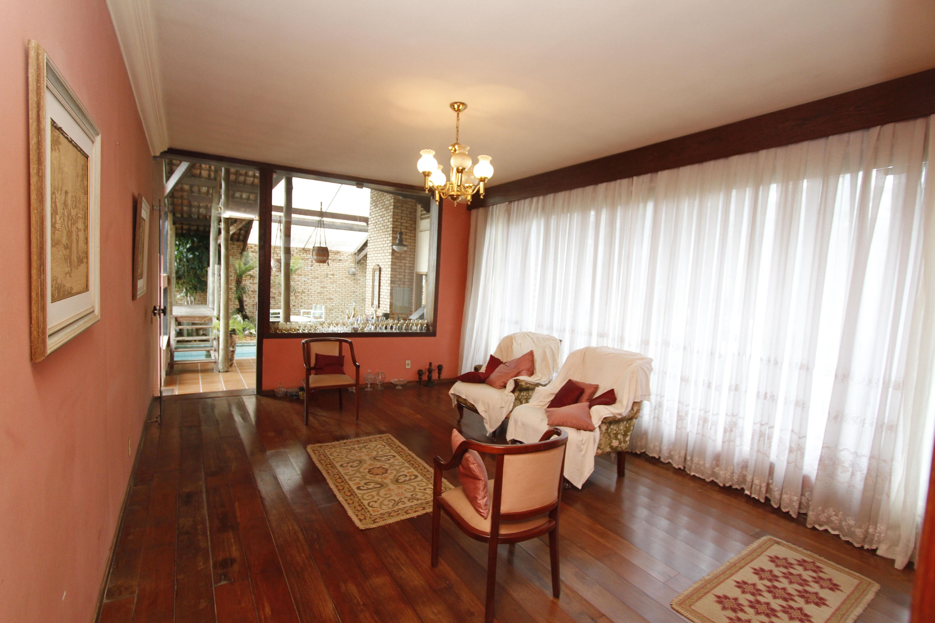 Casa com 4 quartos — Santa Lúcia, Belo Horizonte