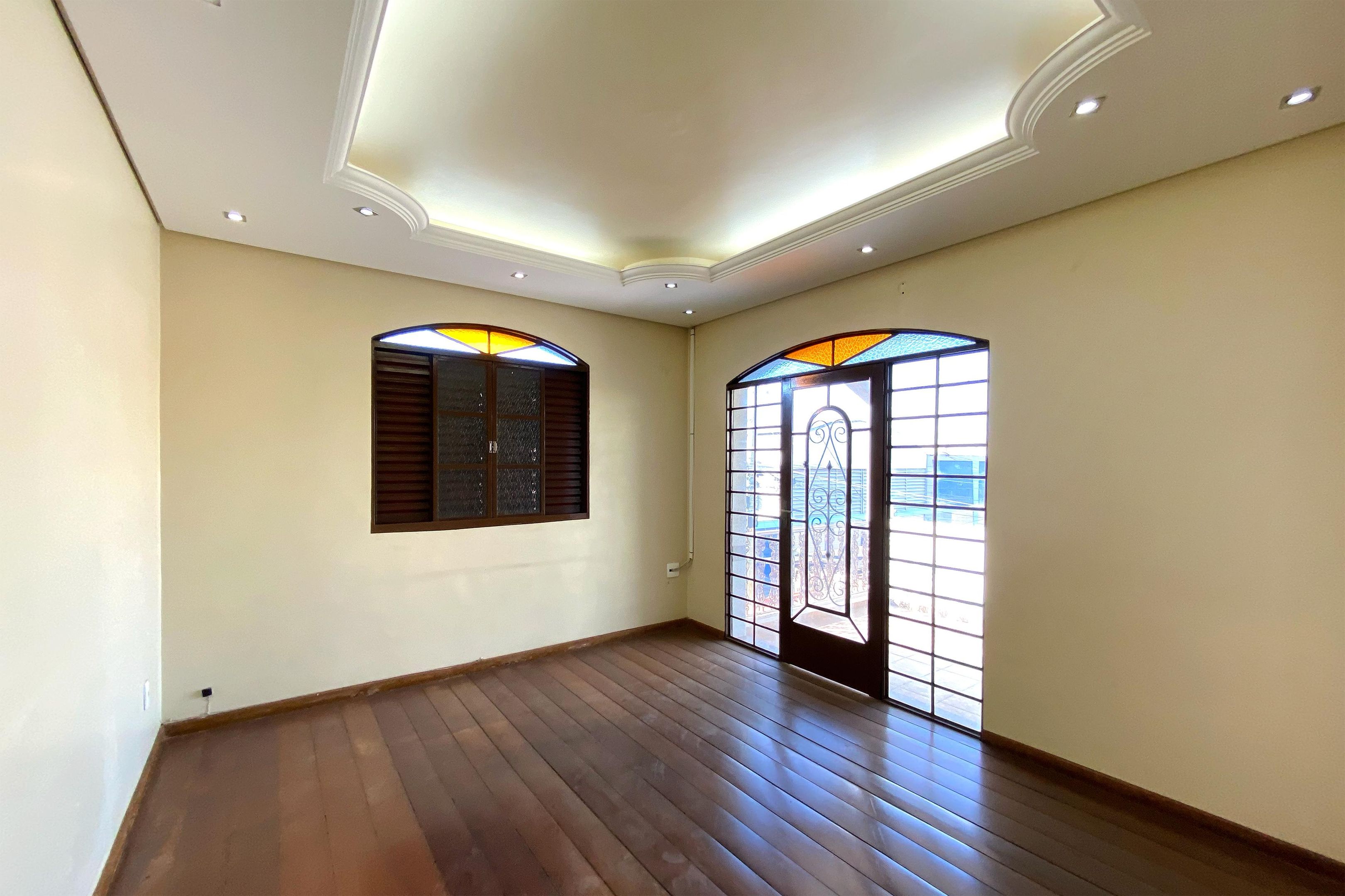 Casa com 5 quartos — Guarani, Belo Horizonte