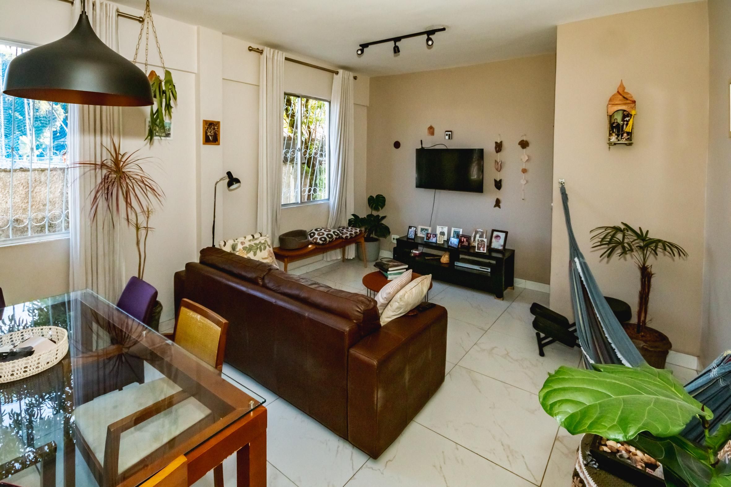 Apartamento com 3 quartos — Indaiá, Belo Horizonte