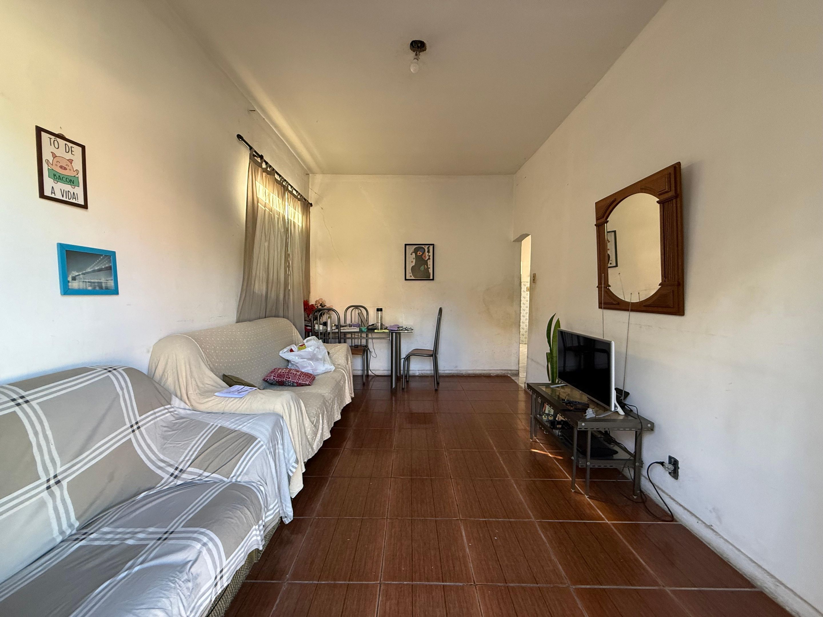 Casa com 2 quartos — Sagrada Família, Belo Horizonte