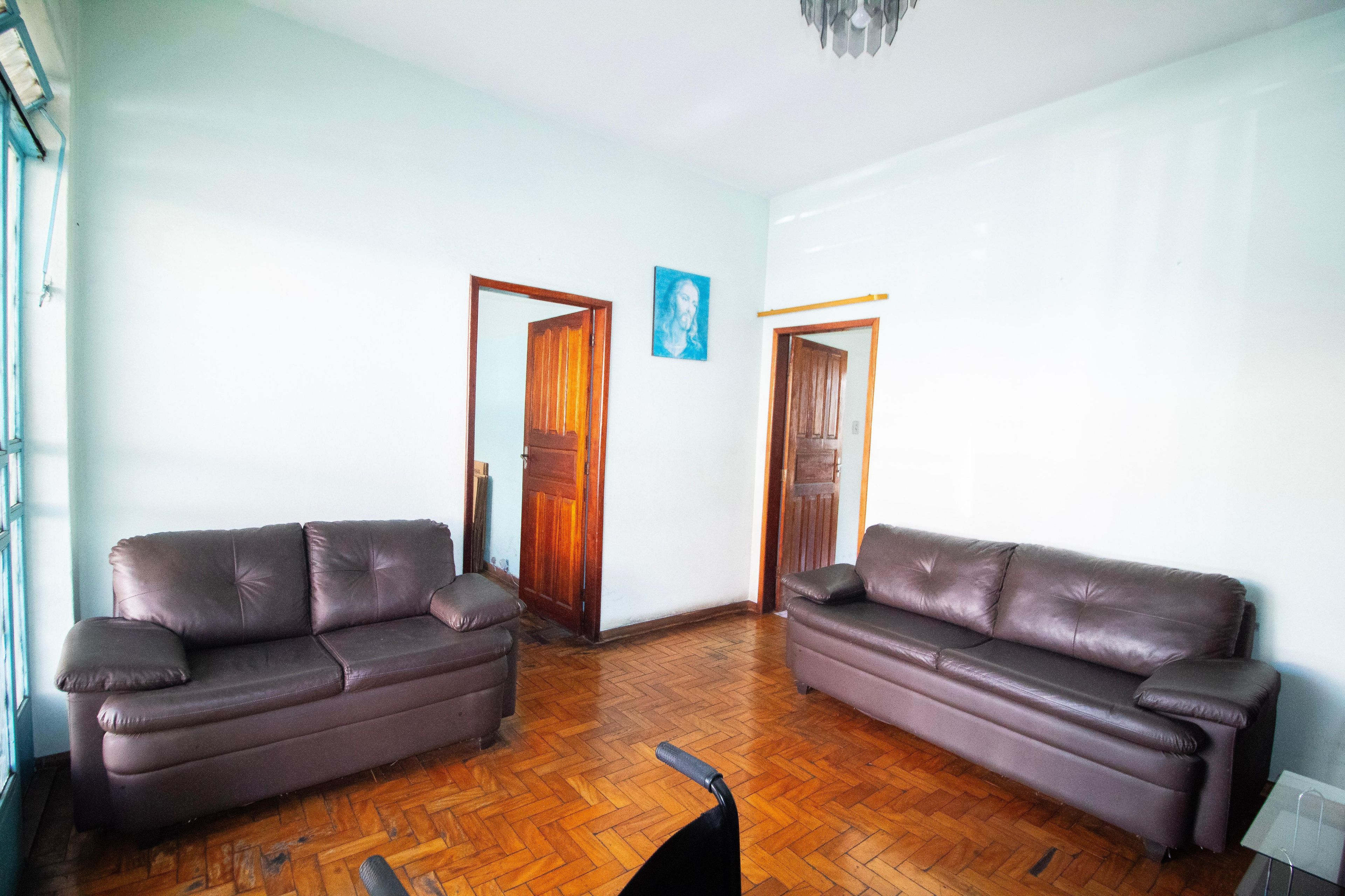 Casa com 3 quartos — Glória, Belo Horizonte