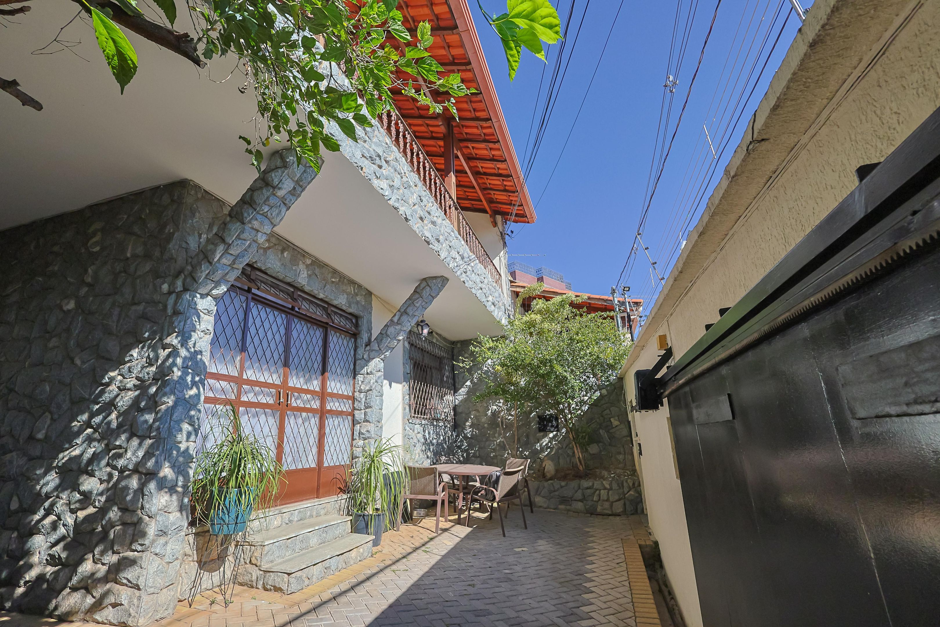 Casa com 5 quartos — Sagrada Família, Belo Horizonte