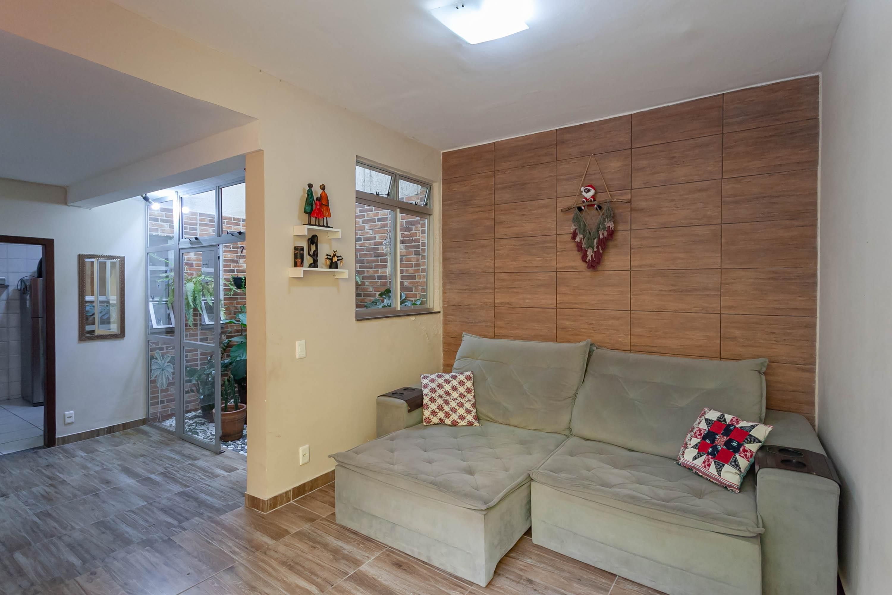 Casa em condomínio com 3 quartos — Heliópolis, Belo Horizonte