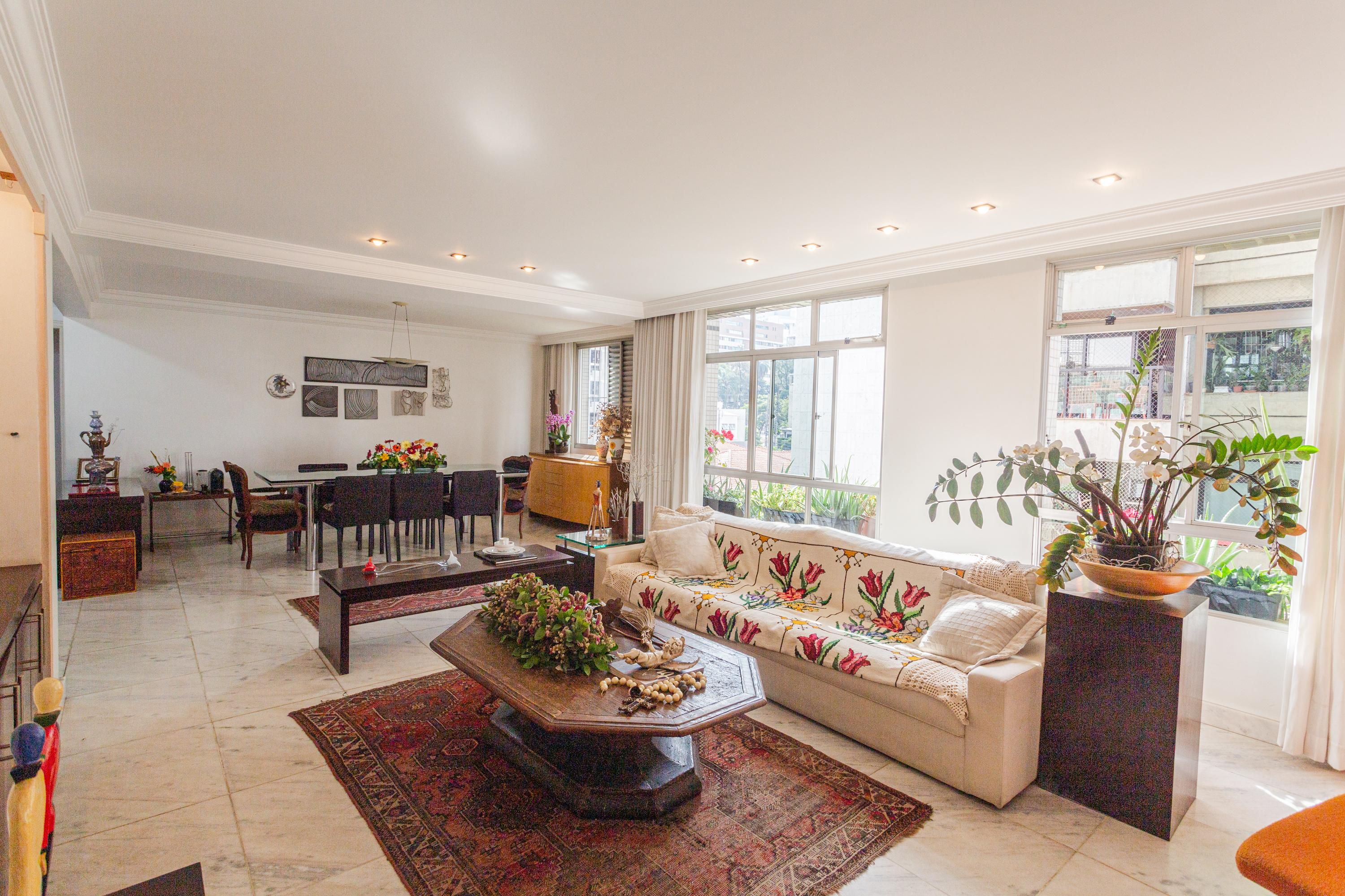 Apartamento com 3 quartos — Lourdes, Belo Horizonte