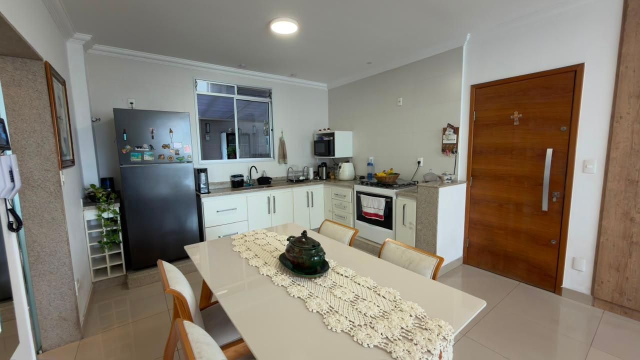 Apartamento com 3 quartos — Nova Granada, Belo Horizonte