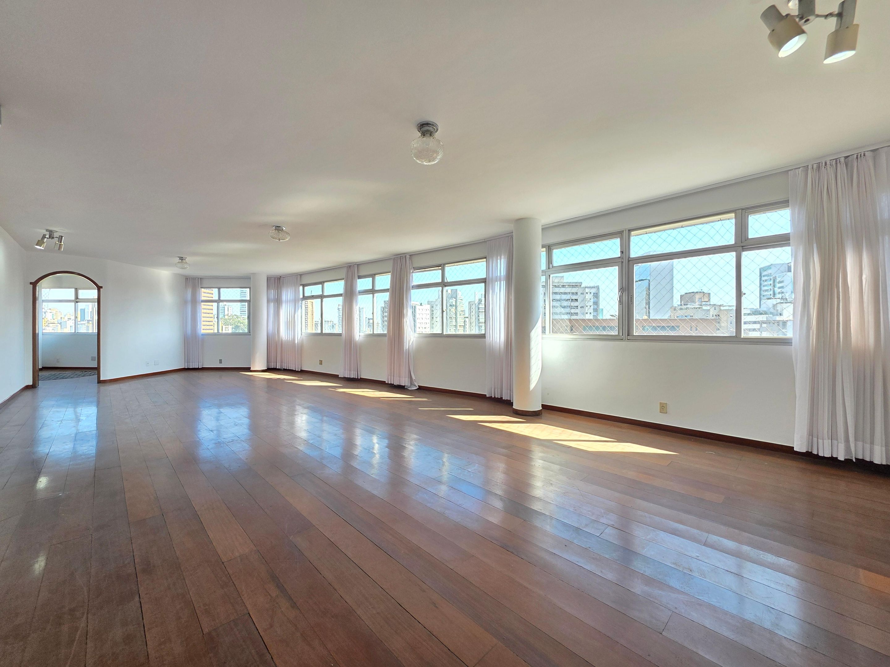 Apartamento com 4 quartos — Santo Agostinho, Belo Horizonte