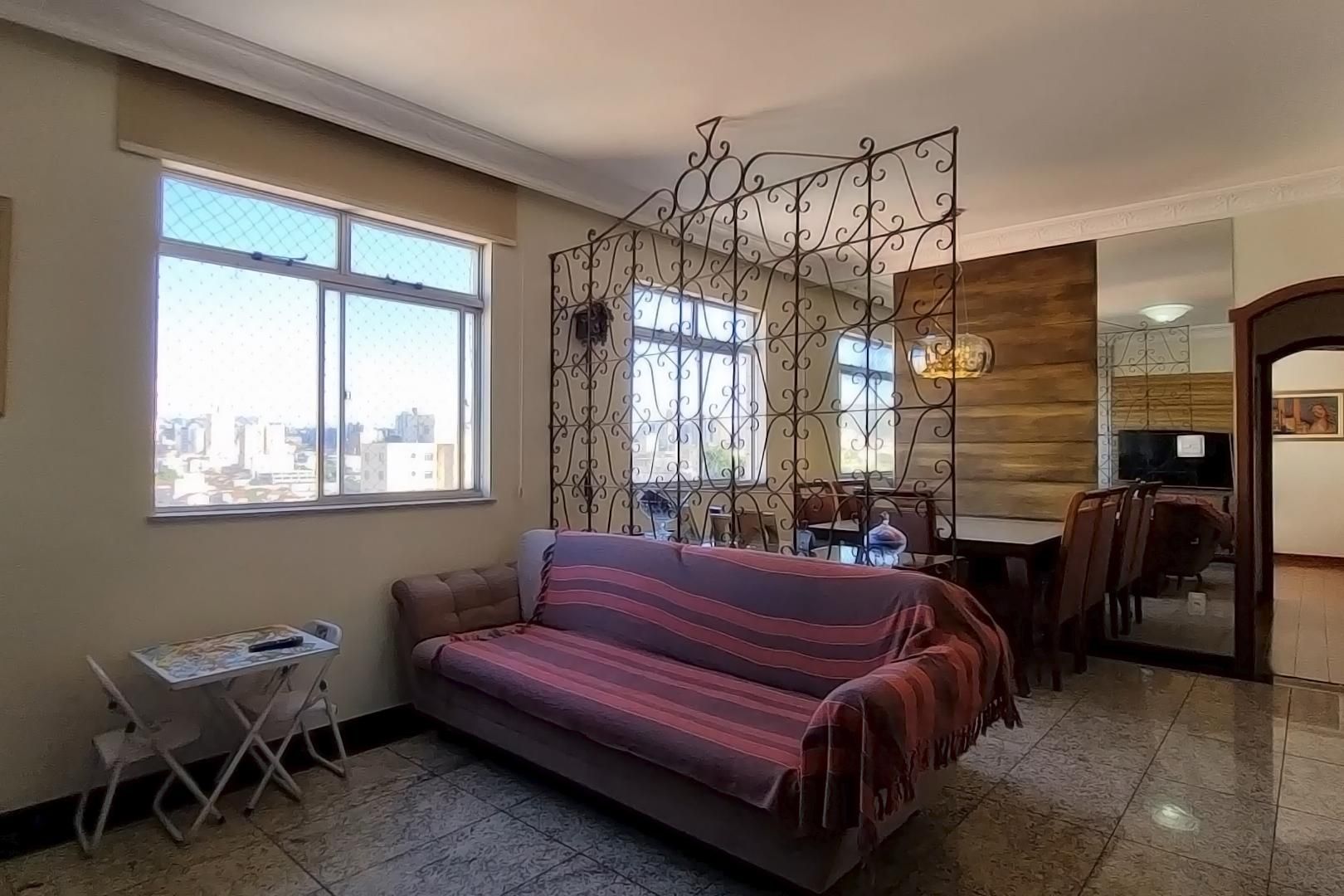 Apartamento com 3 quartos — Sagrada Família, Belo Horizonte