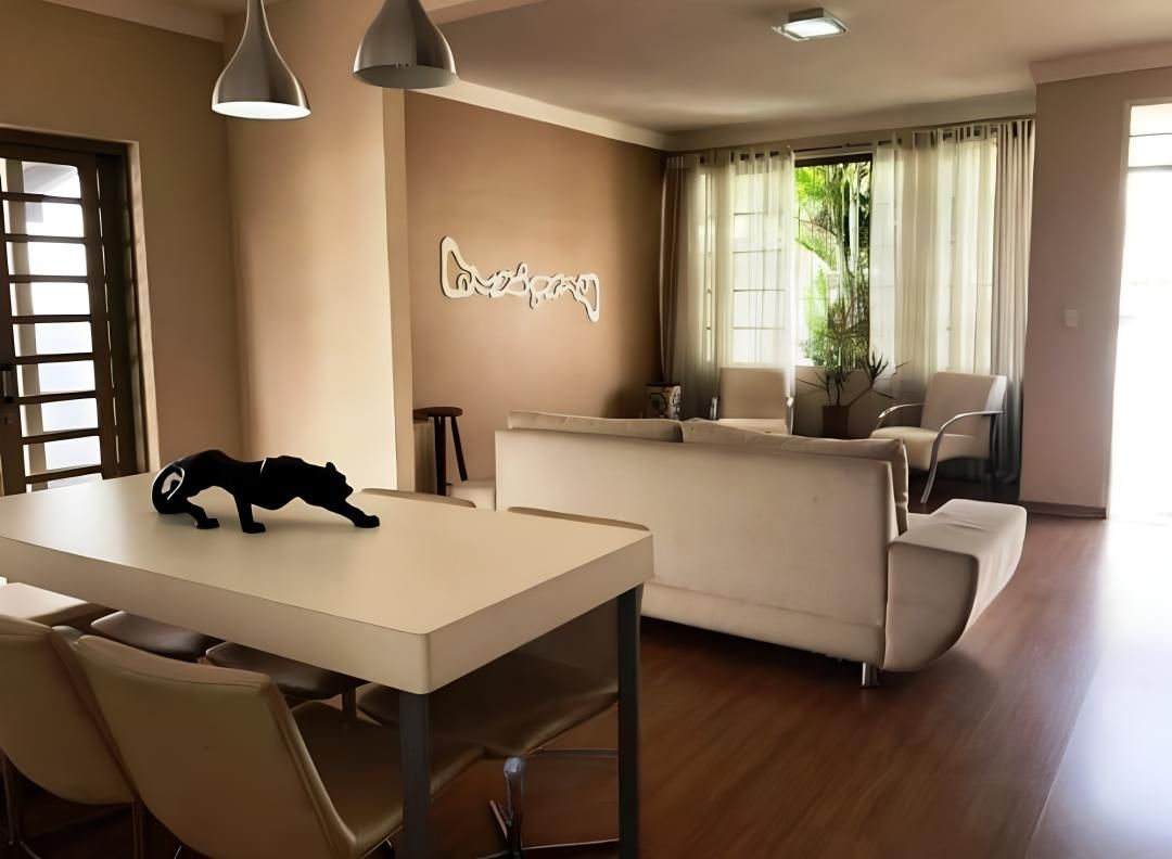 Casa com 4 quartos — São João Batista, Belo Horizonte