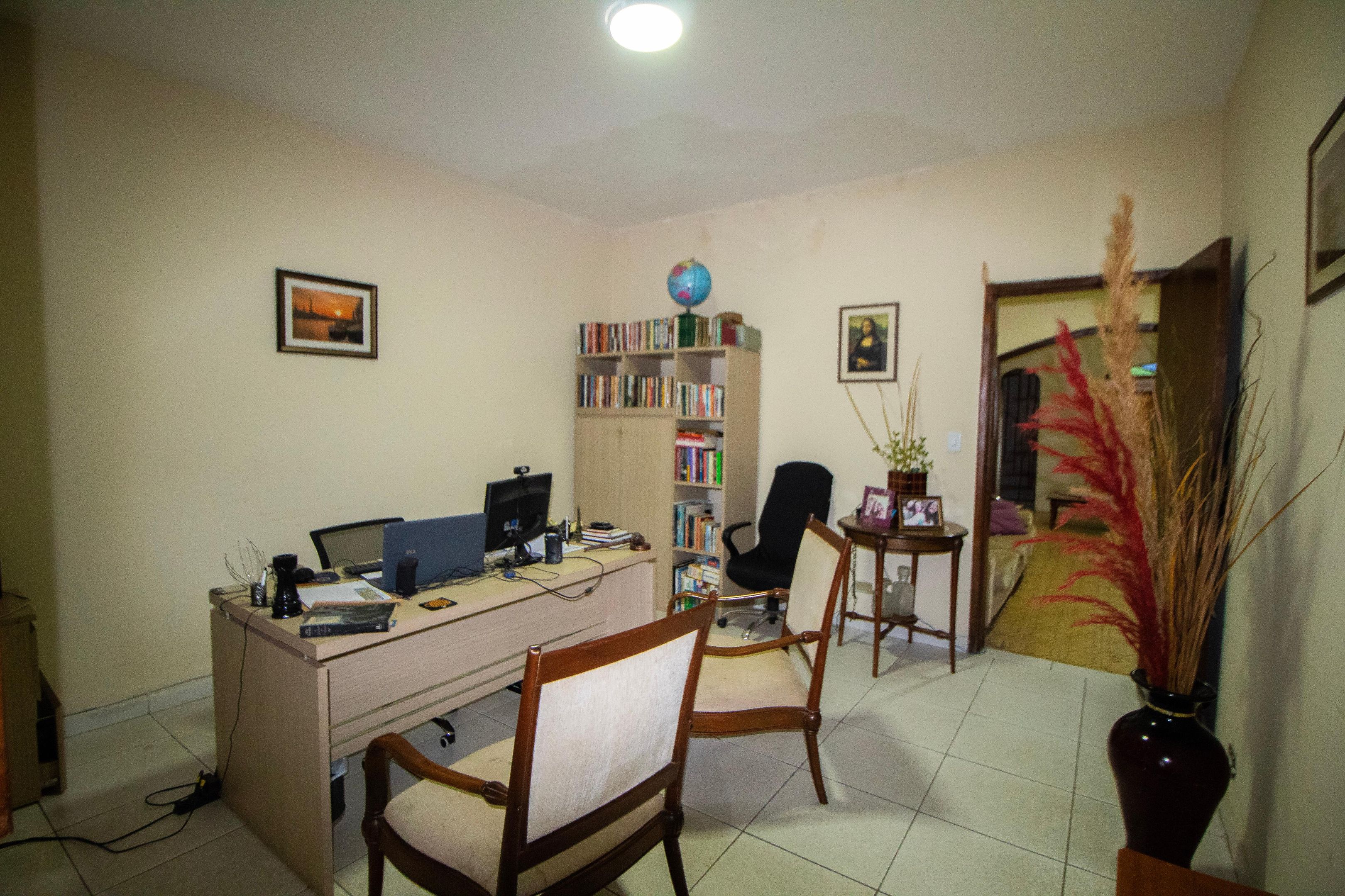 Casa com 5 quartos — Estrela do Oriente, Belo Horizonte