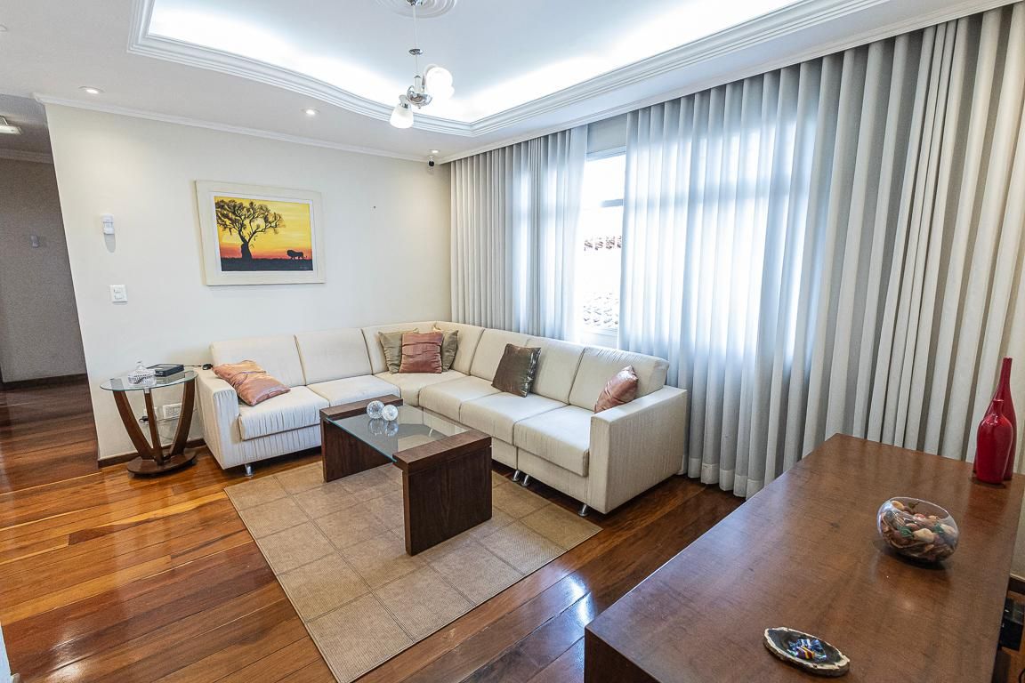 Apartamento com 3 quartos — Jardim Leblon, Belo Horizonte