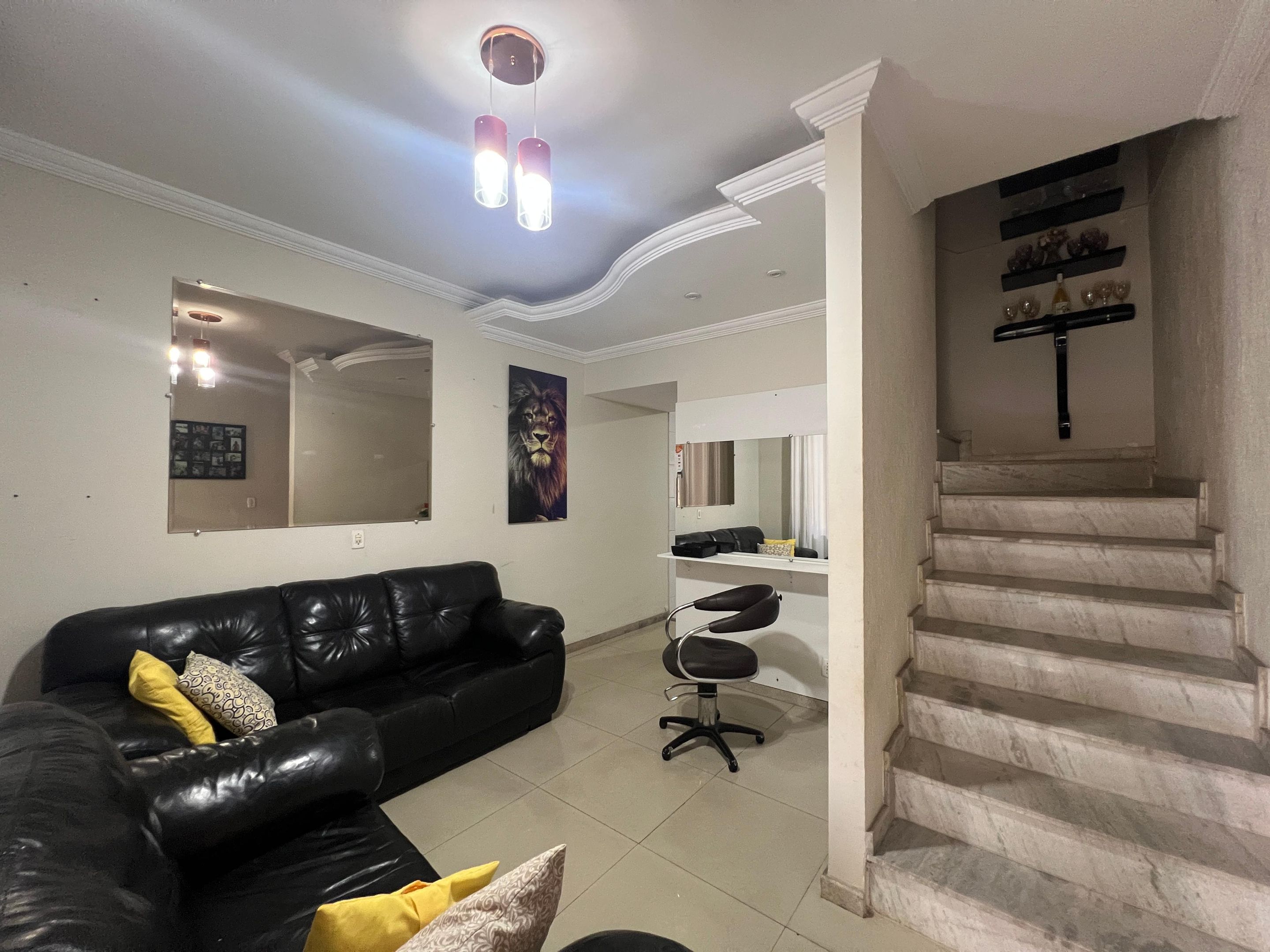 Casa com 2 quartos — Serrano, Belo Horizonte