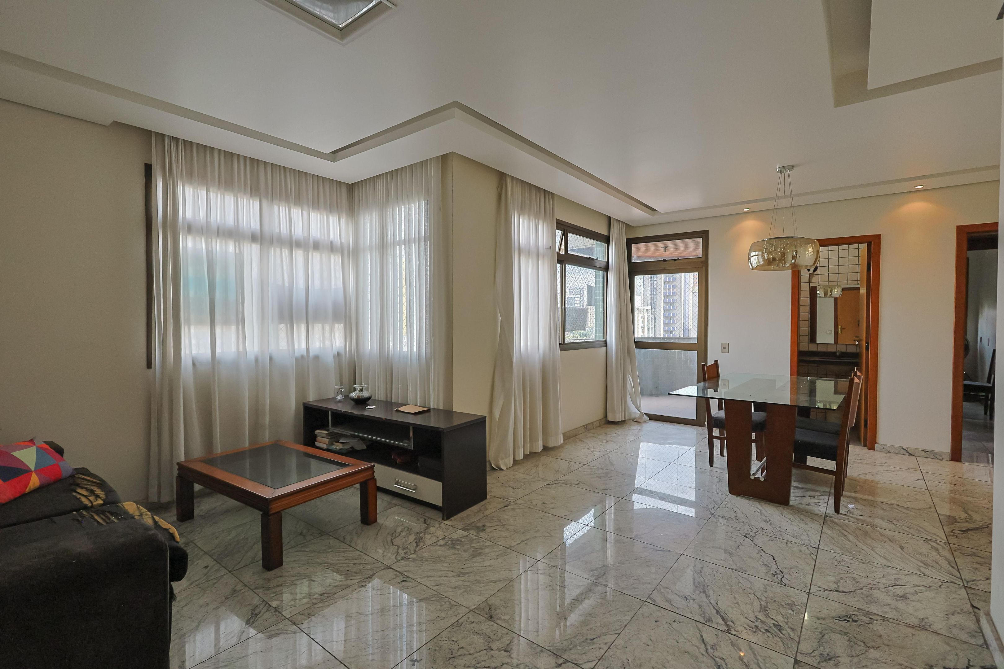 Apartamento com 3 quartos — Funcionários, Belo Horizonte