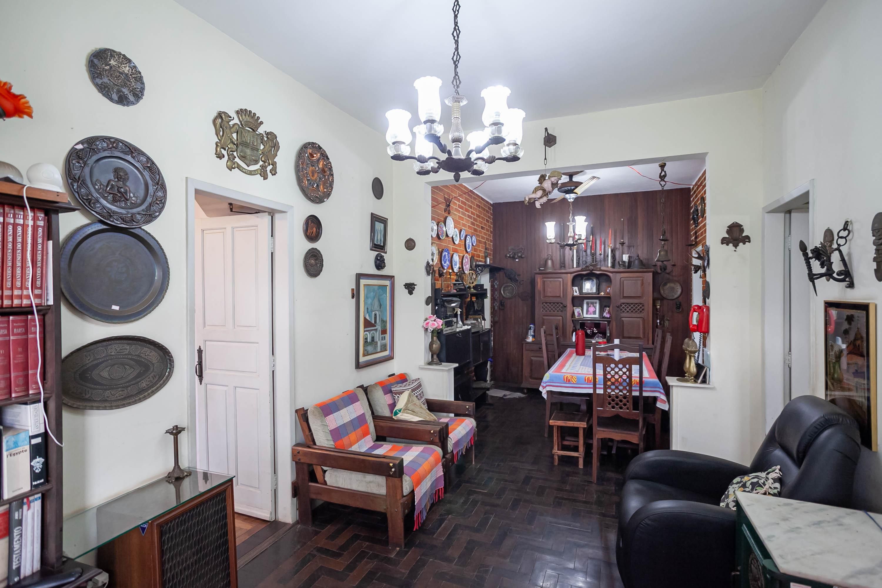 Casa com 4 quartos — Santa Efigênia, Belo Horizonte