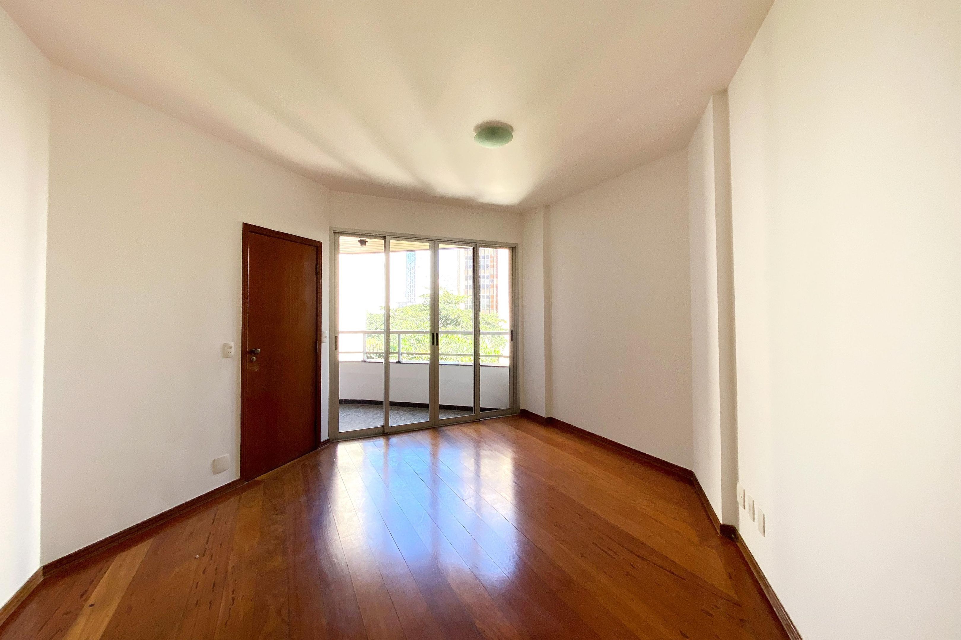 Apartamento com 2 quartos — Funcionários, Belo Horizonte