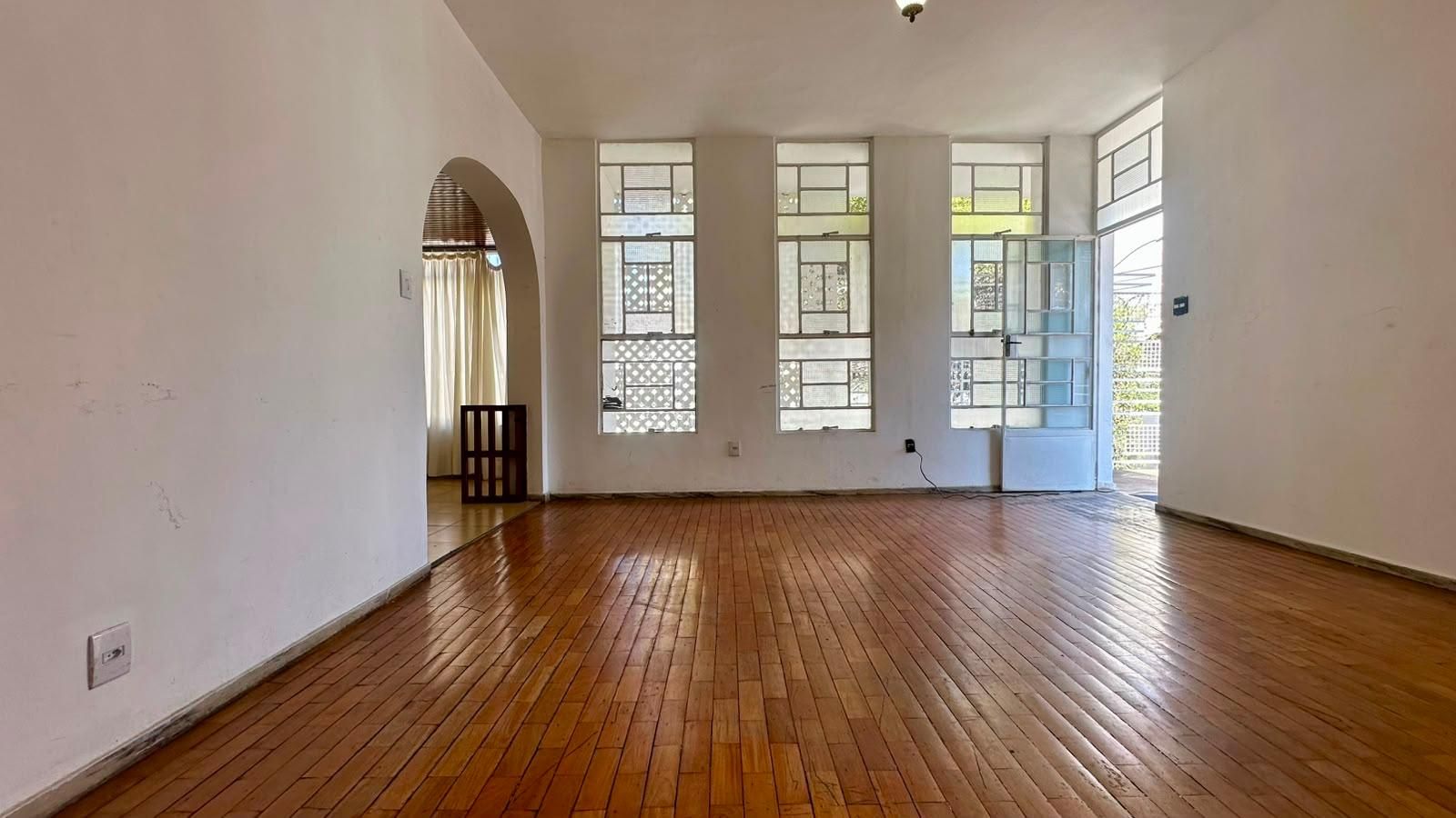 Casa com 3 quartos — Serra, Belo Horizonte